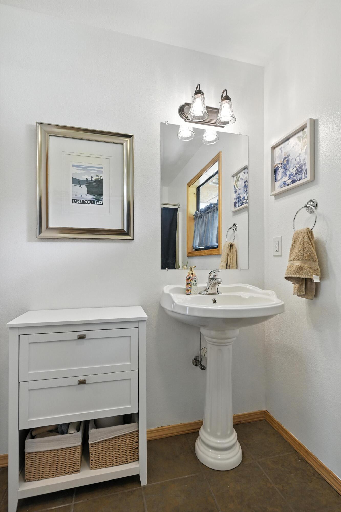 22562 Air Park Drive Property Photo 19