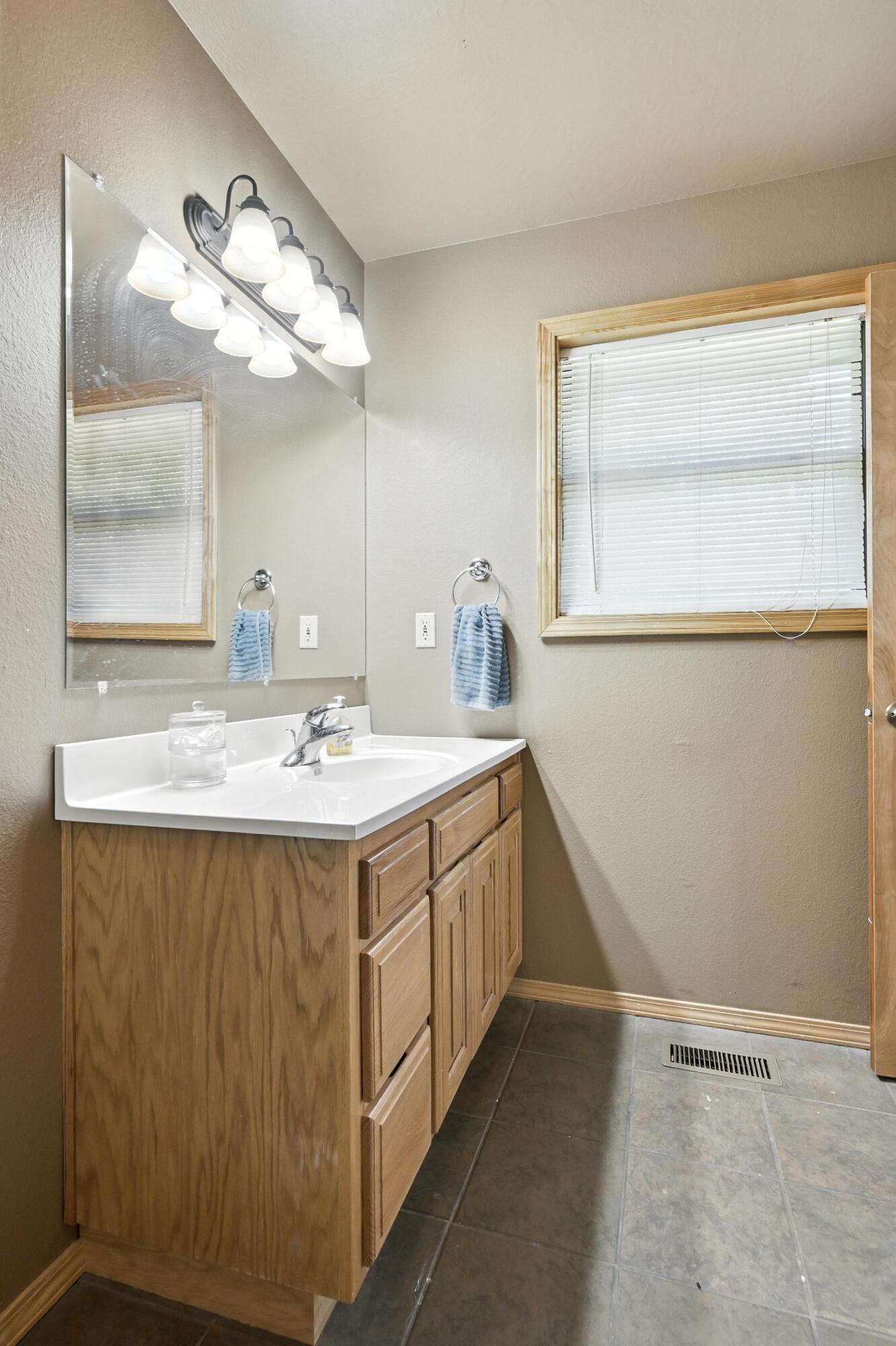 22562 Air Park Drive Property Photo 30