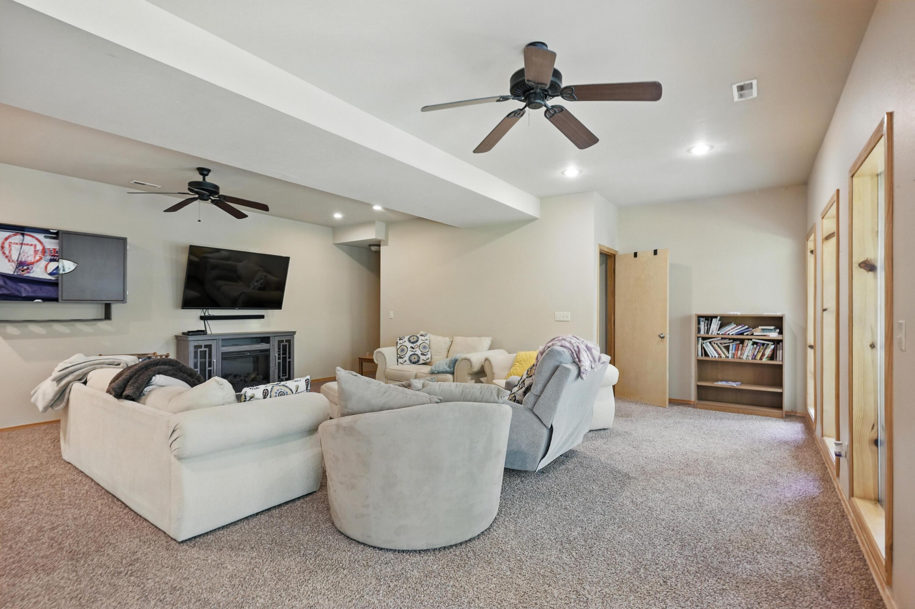 22562 Air Park Drive Property Photo 34