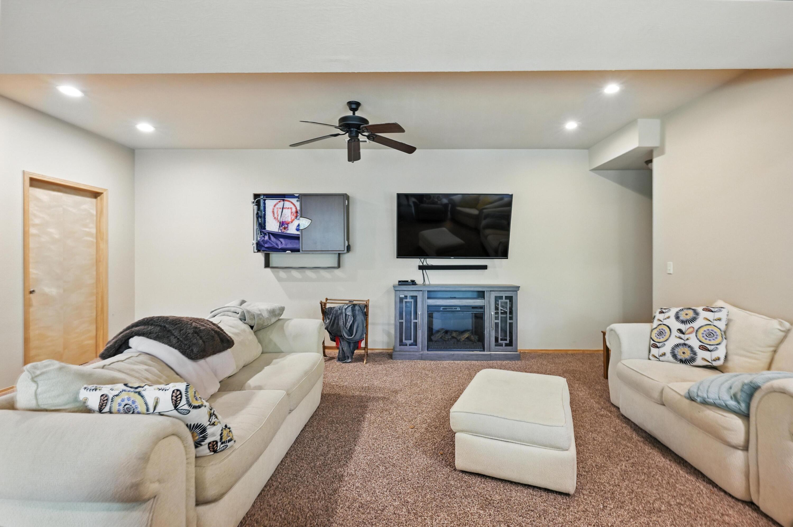 22562 Air Park Drive Property Photo 35