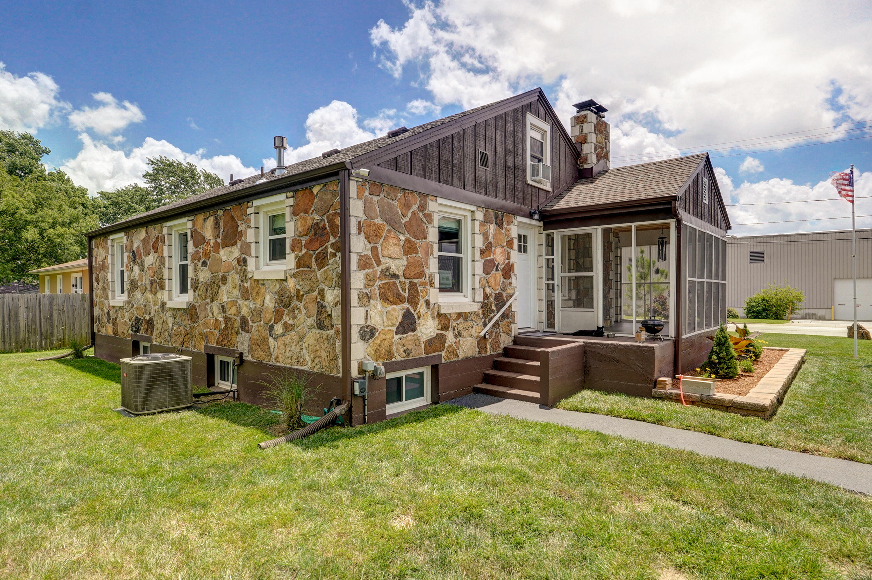 1841 East Dale Street Property Photo 6