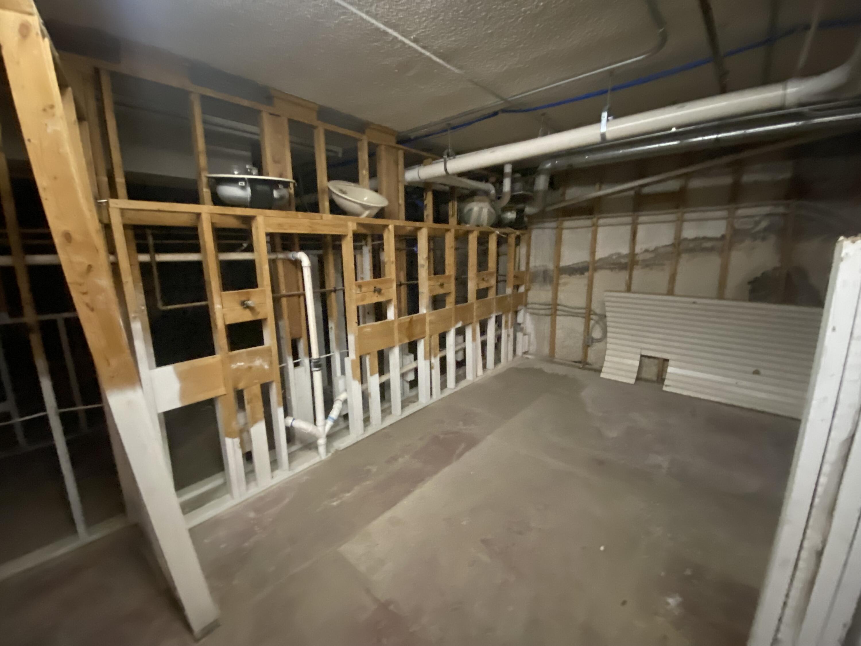 220 South Campbell Avenue Property Photo 15