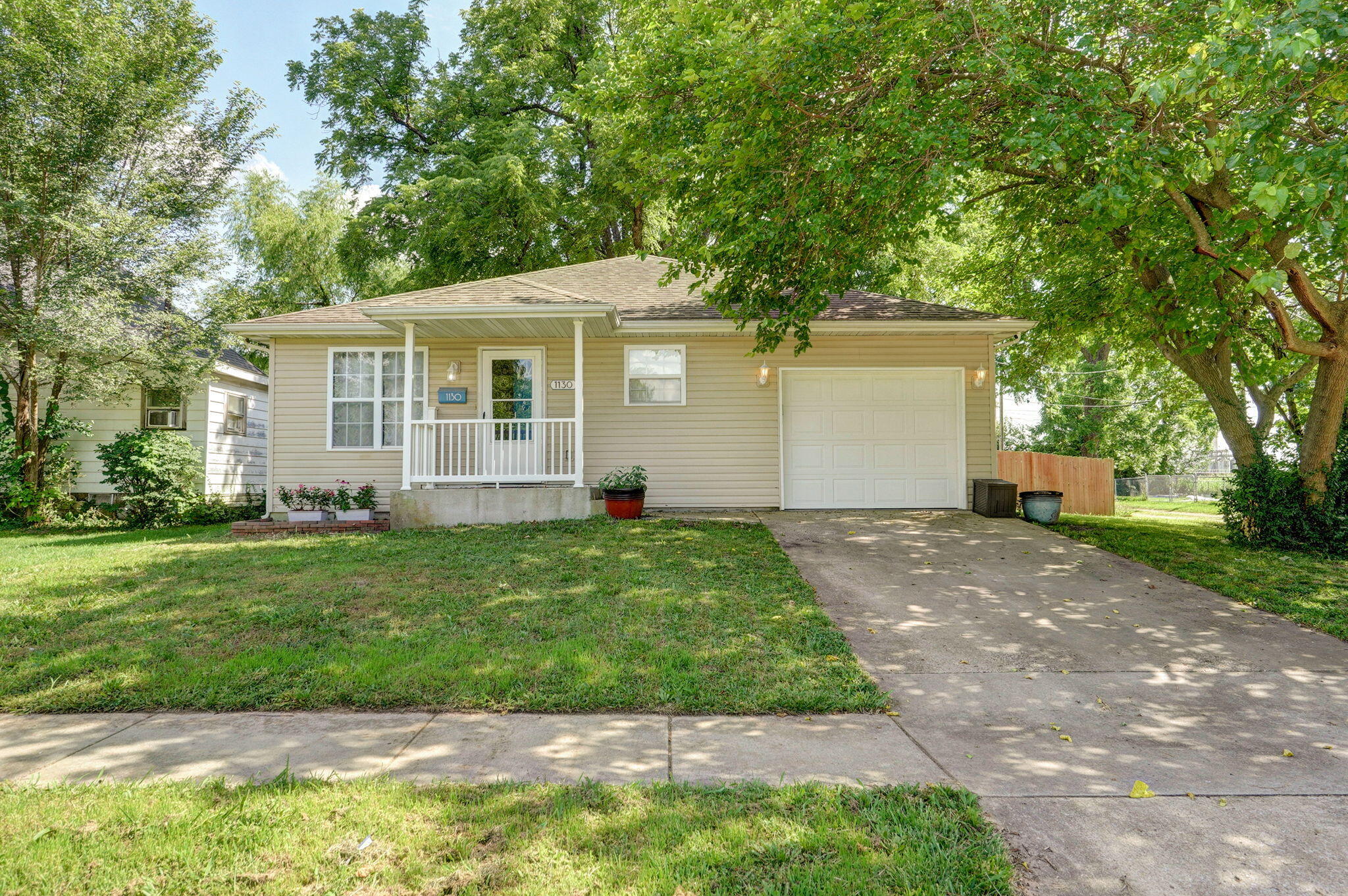 1130 West Chase Street Property Photo 1