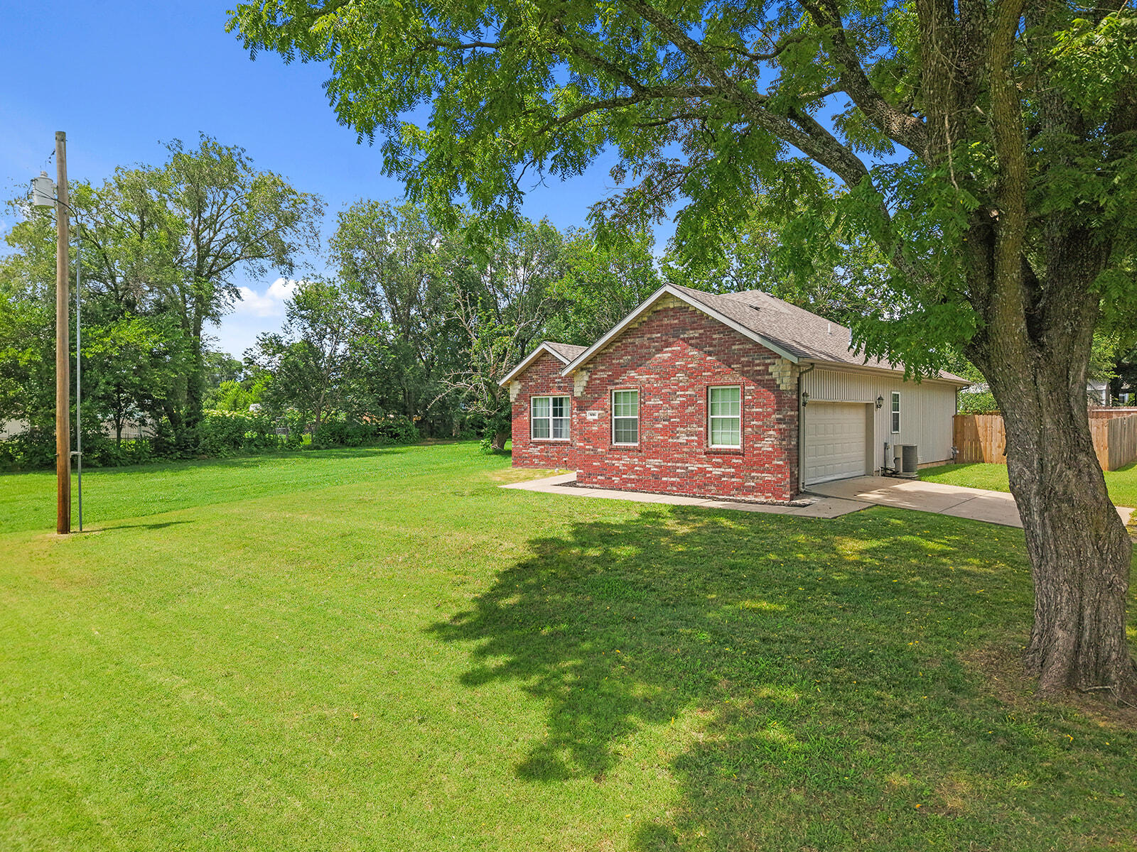 806 East Grant Street Property Photo 4