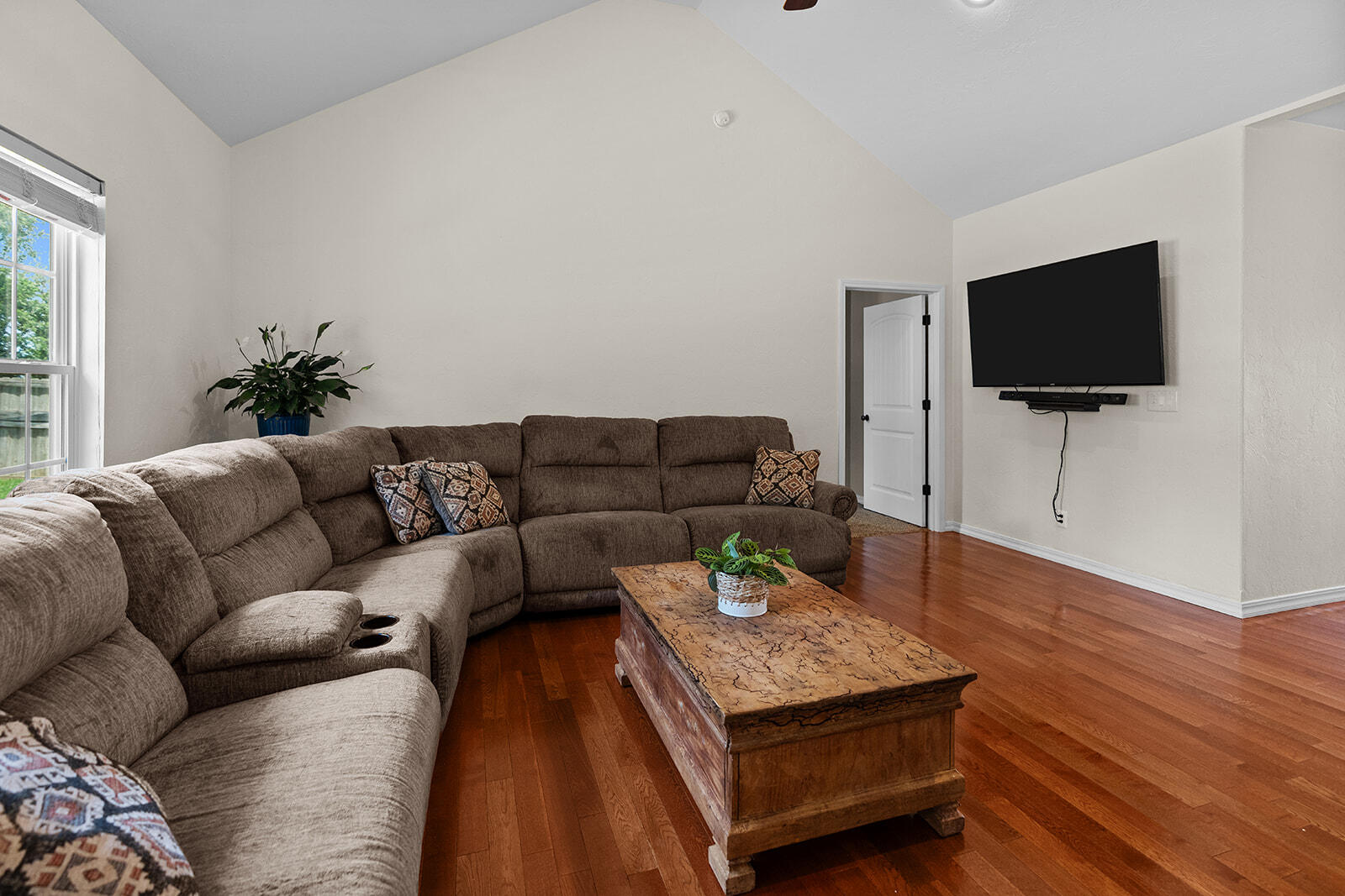 806 East Grant Street Property Photo 8