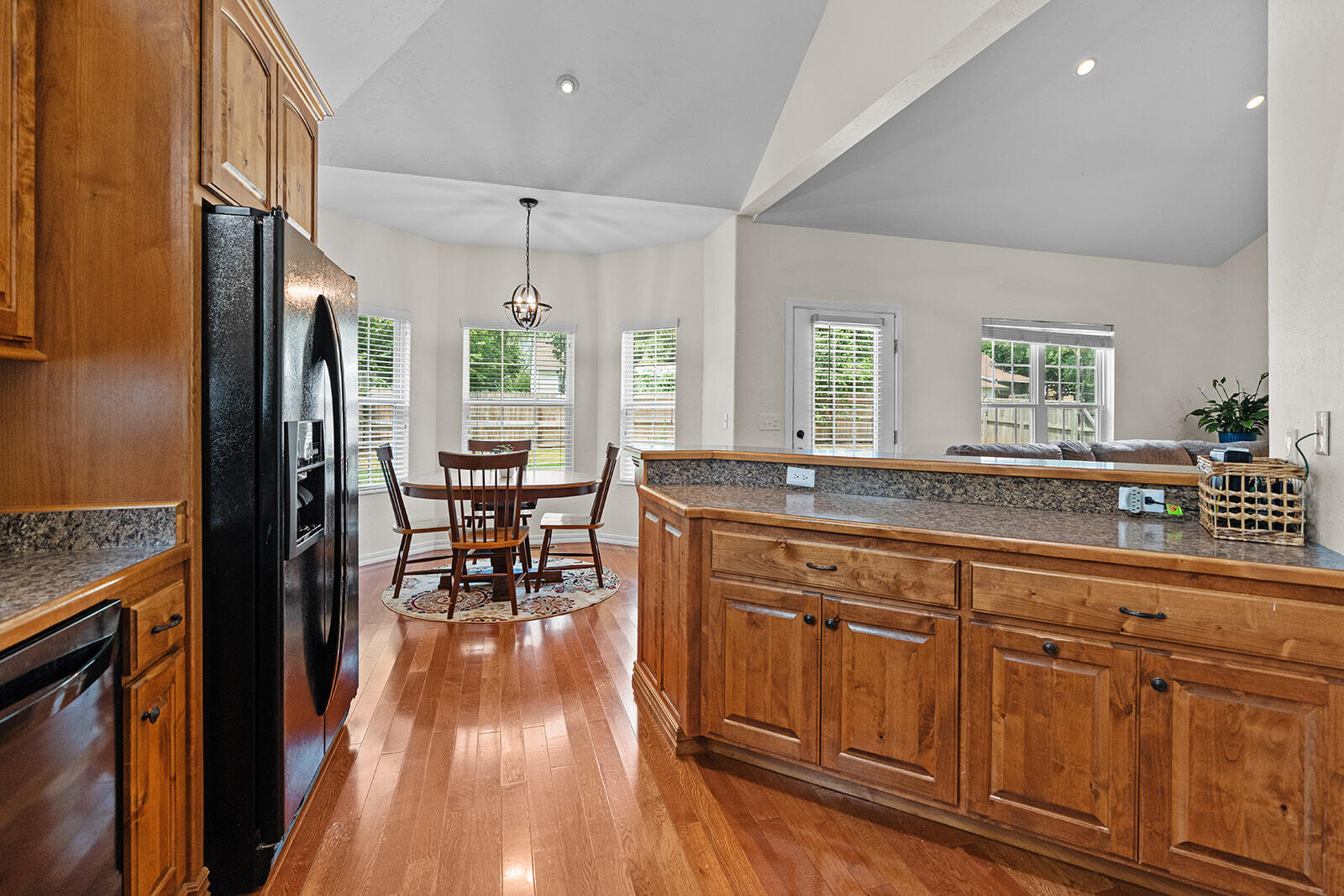 806 East Grant Street Property Photo 14