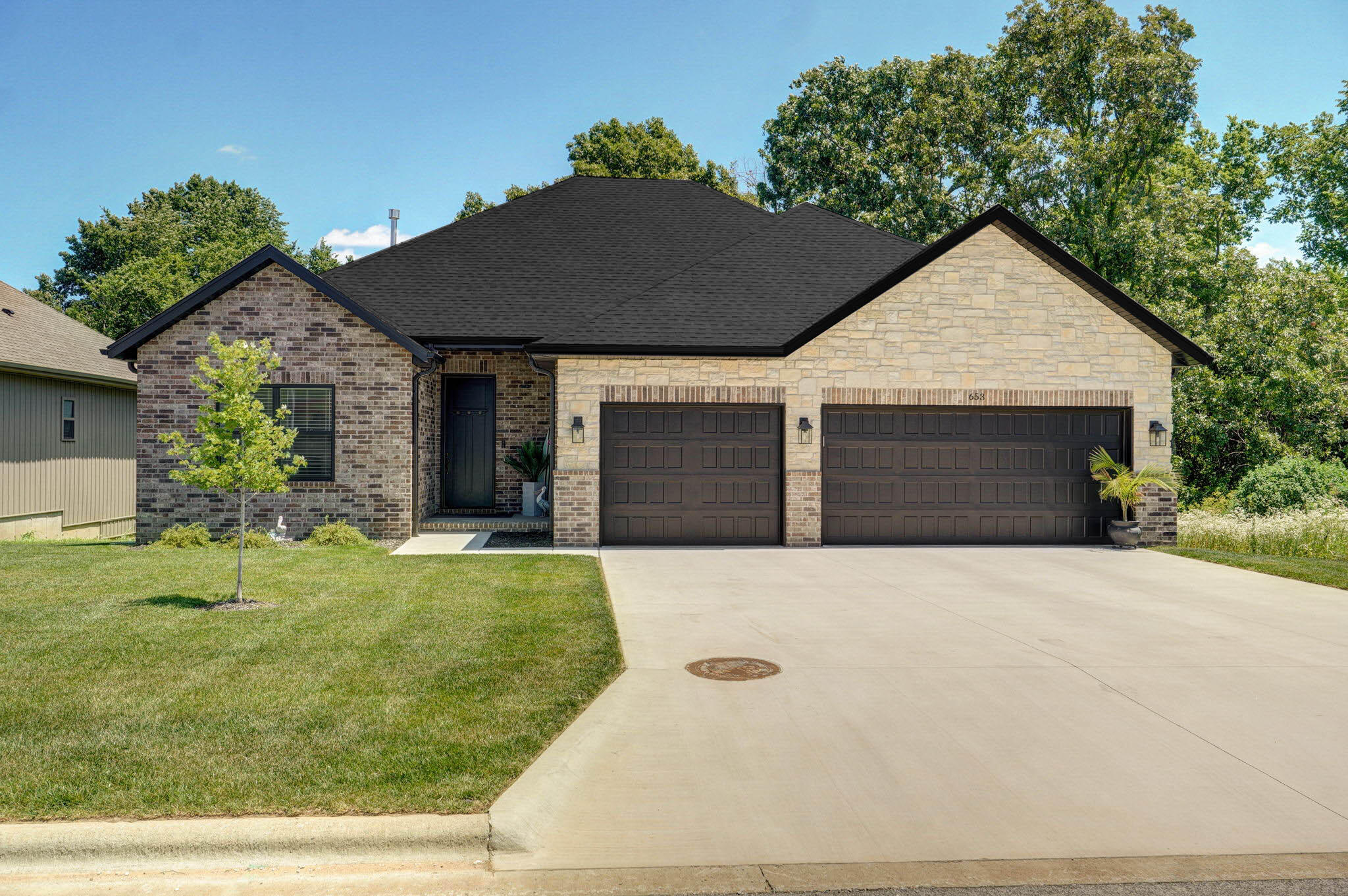 653 West Arbor Glenn Drive Property Photo 1