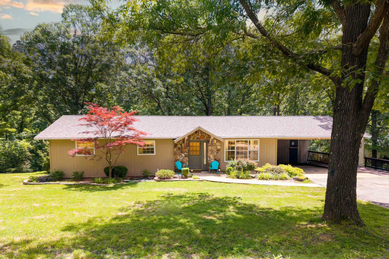 552 County Road 8500 Property Photo 1