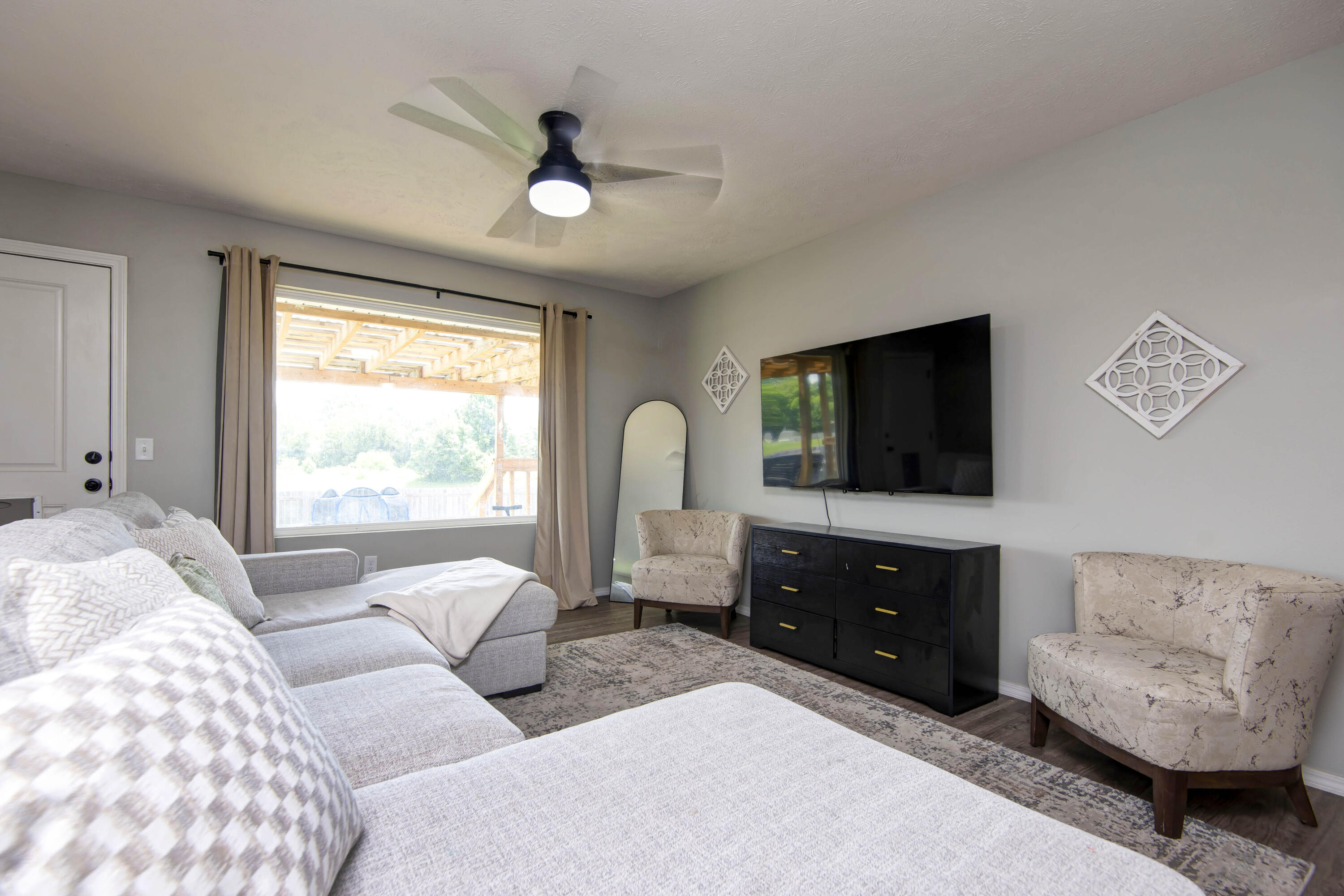458 Ethan Avenue Property Photo 15