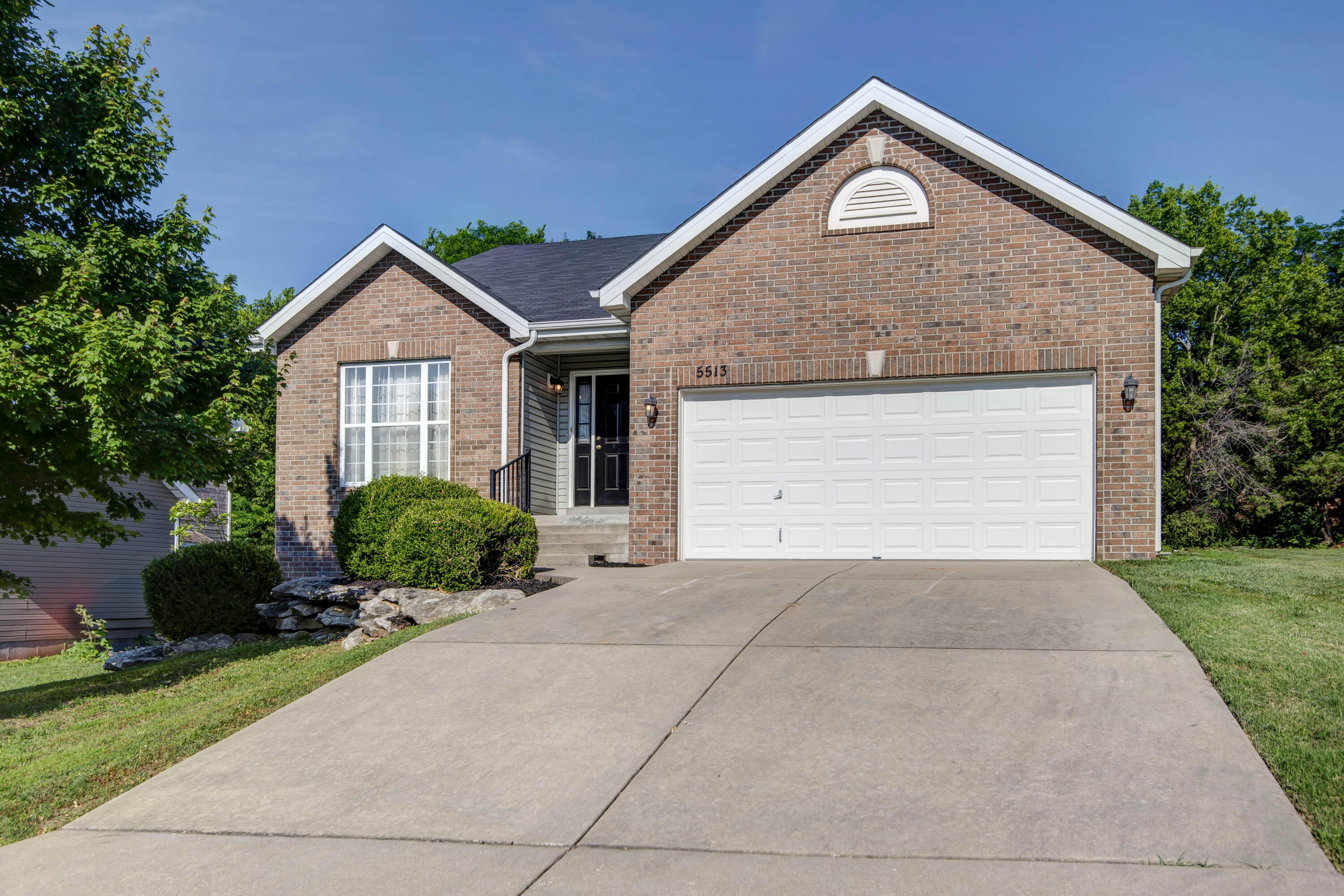 5513 South Faust Avenue Property Photo 1