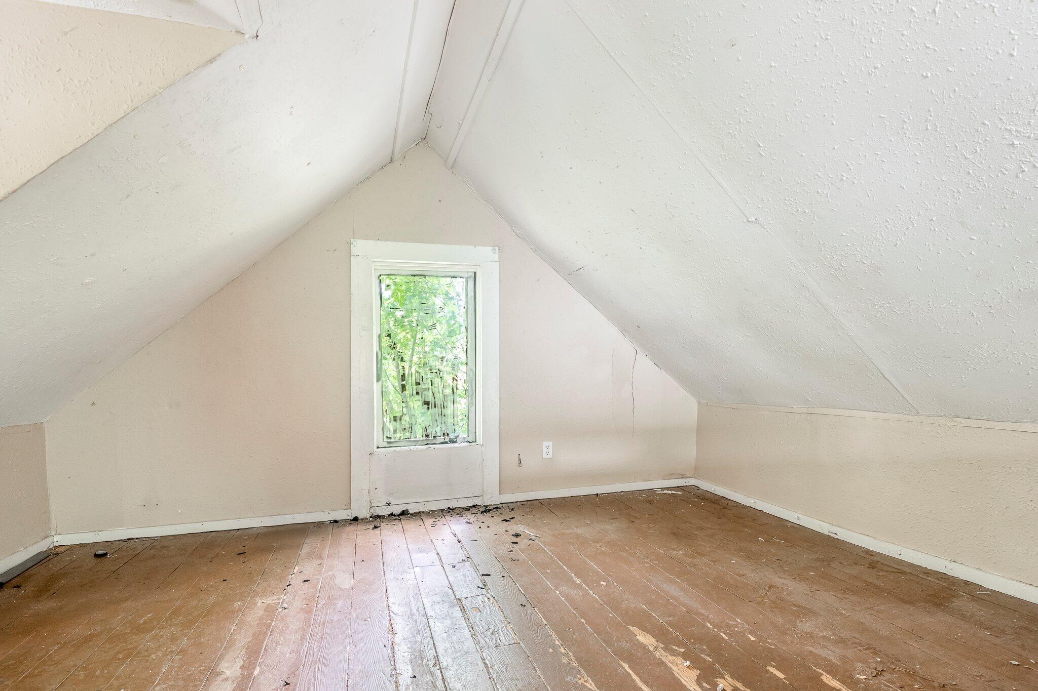 2225 North National Avenue Property Photo 16