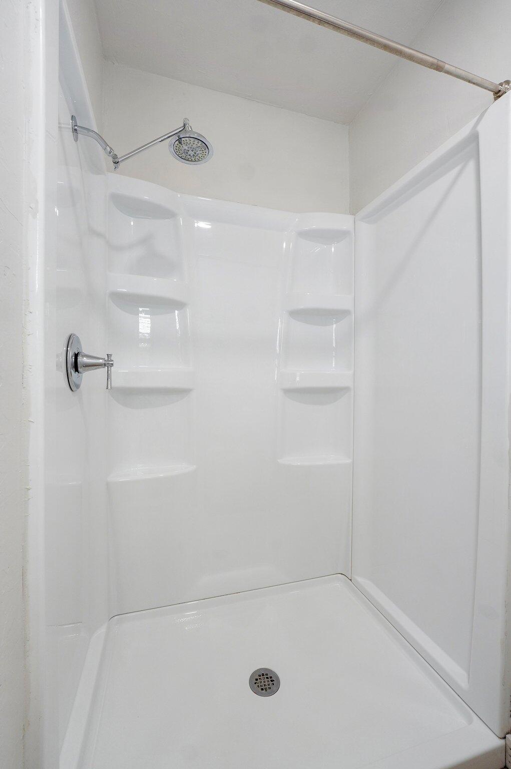 305 East Oak Street Property Photo 18
