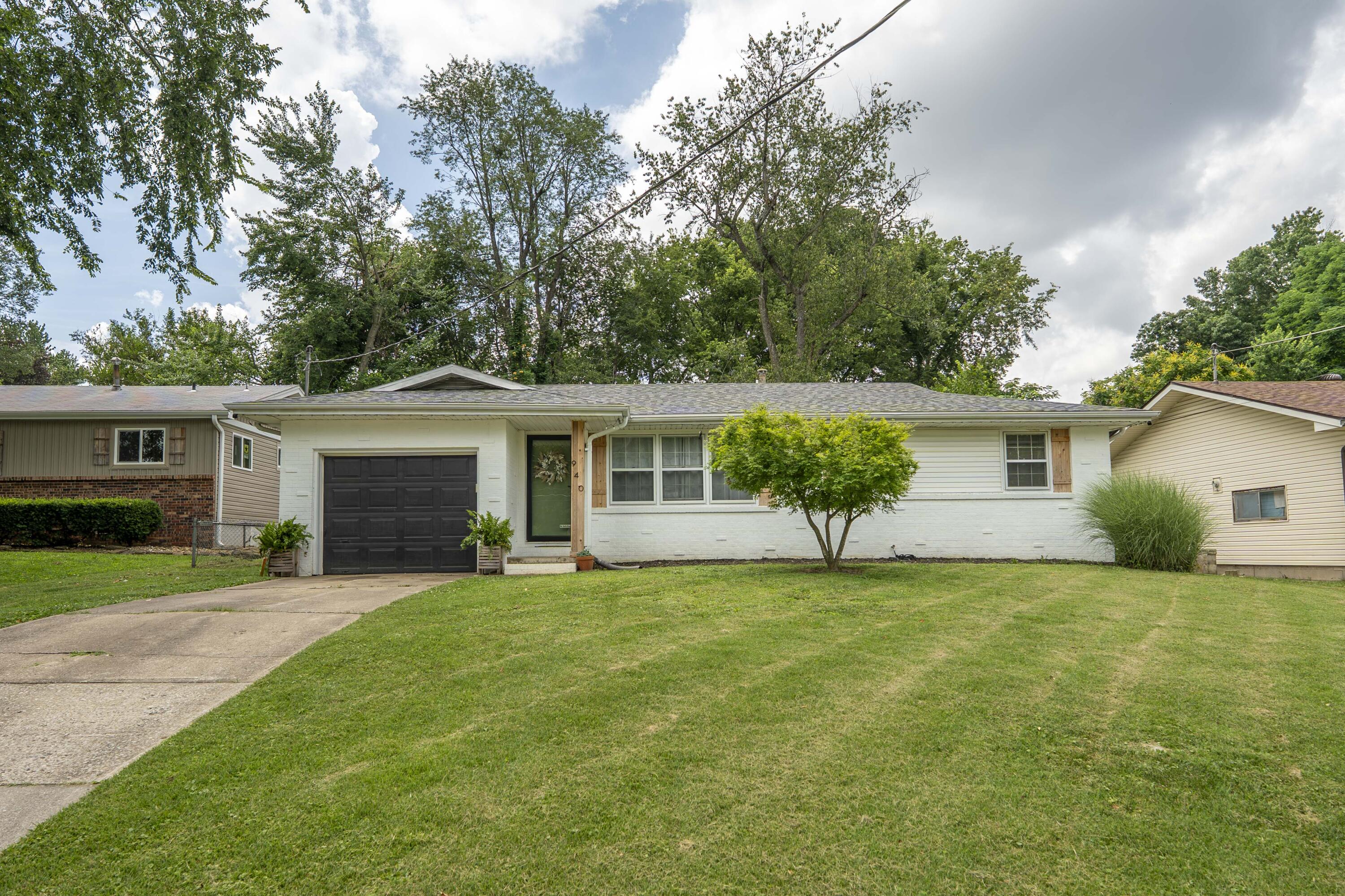 940 East Sayer Street Property Photo 1