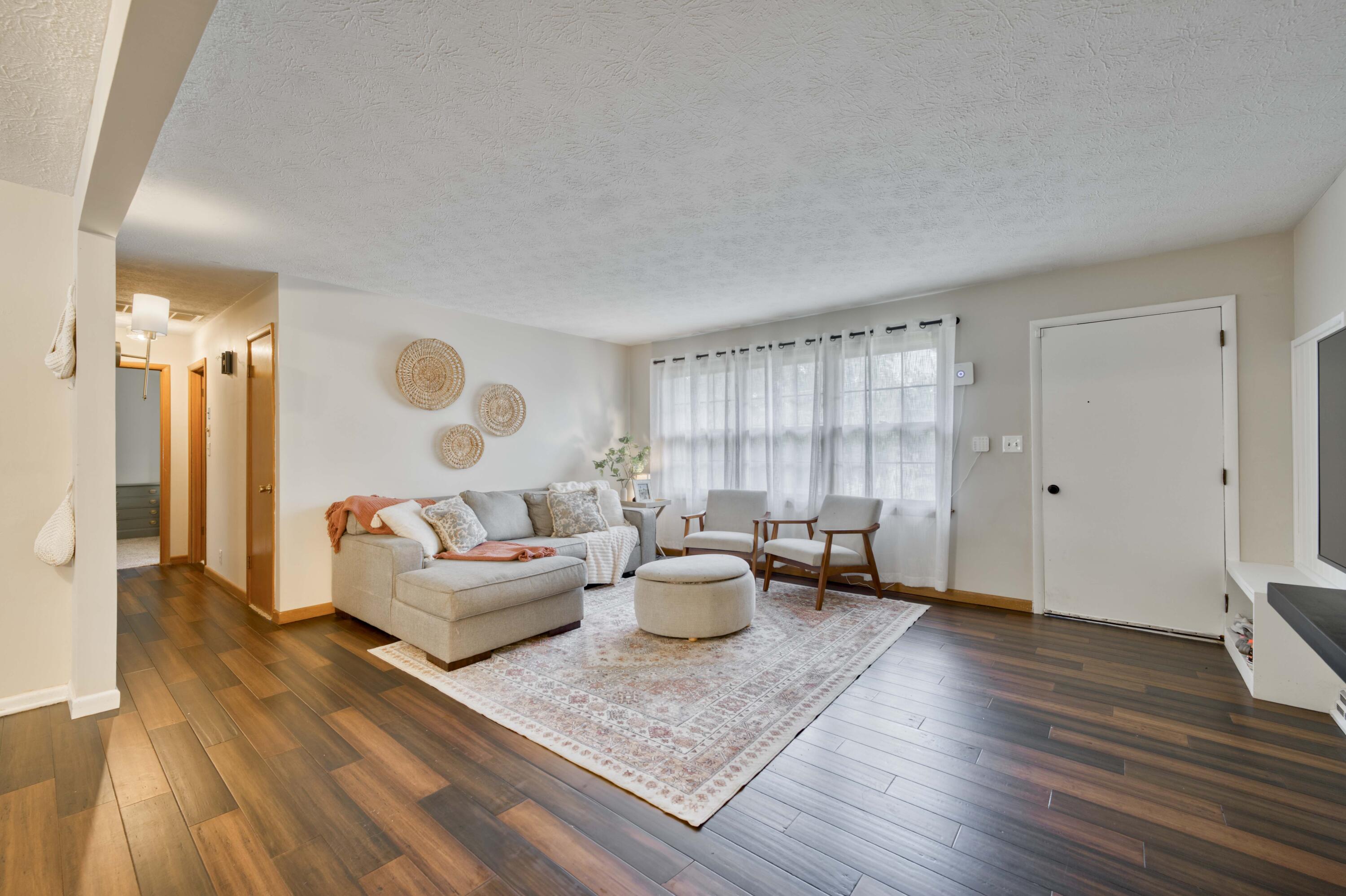 940 East Sayer Street Property Photo 3
