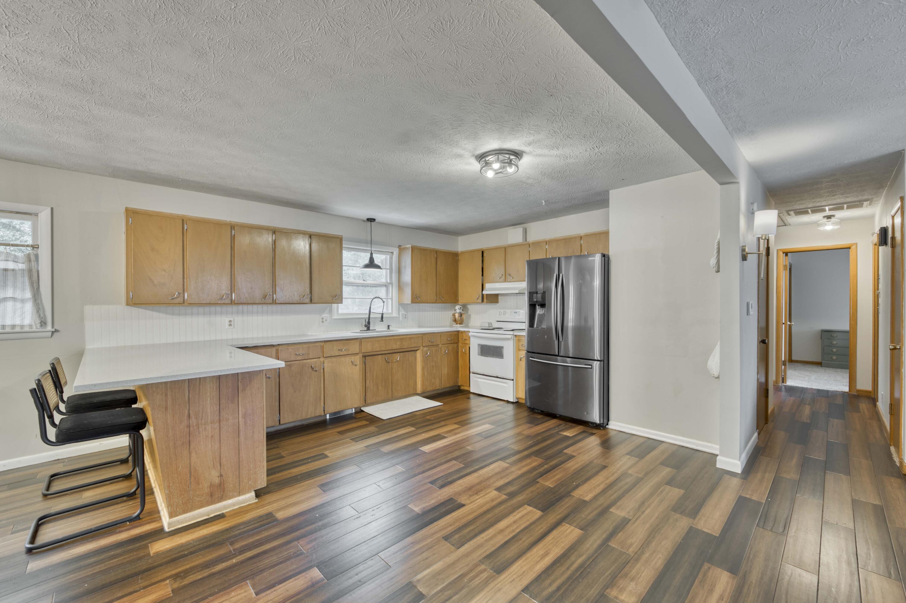 940 East Sayer Street Property Photo 7
