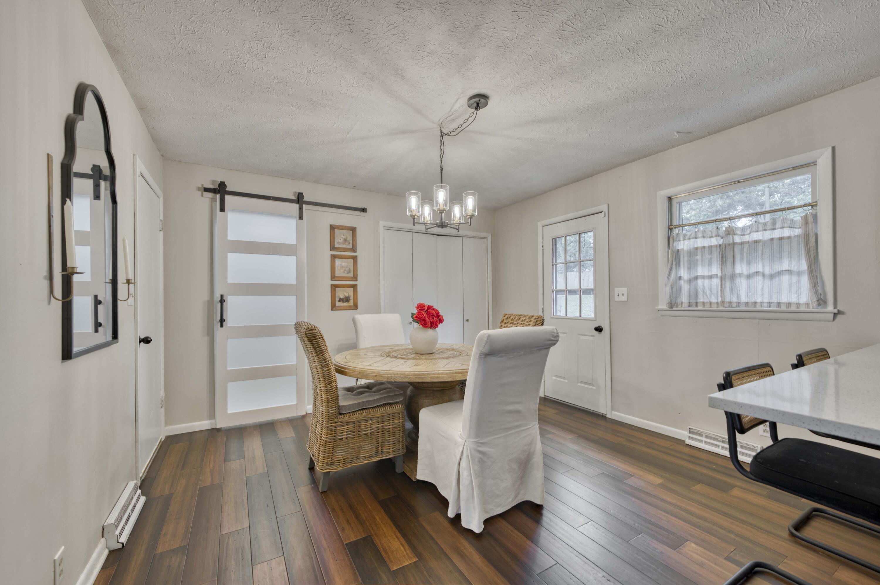 940 East Sayer Street Property Photo 8