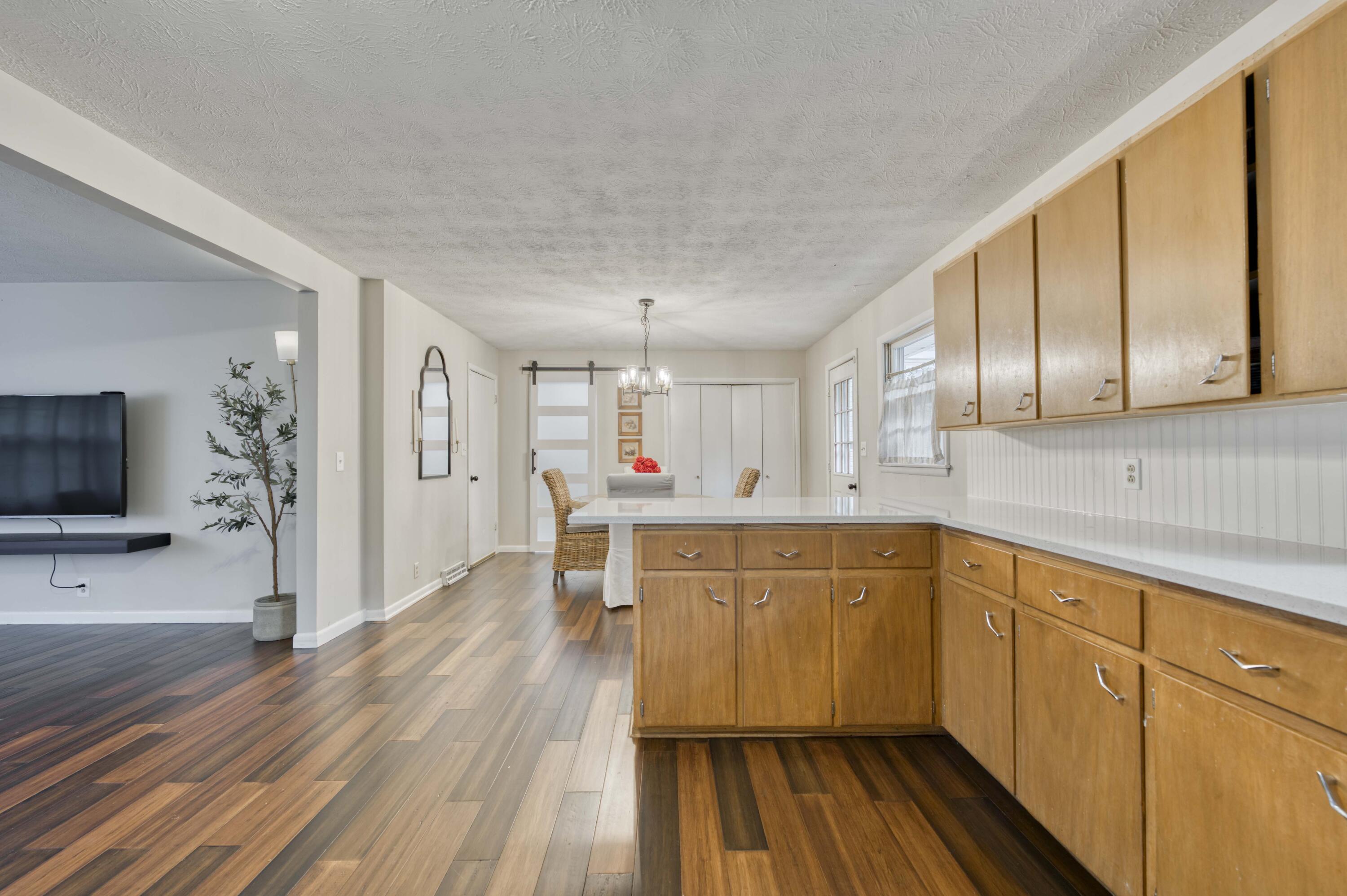 940 East Sayer Street Property Photo 12
