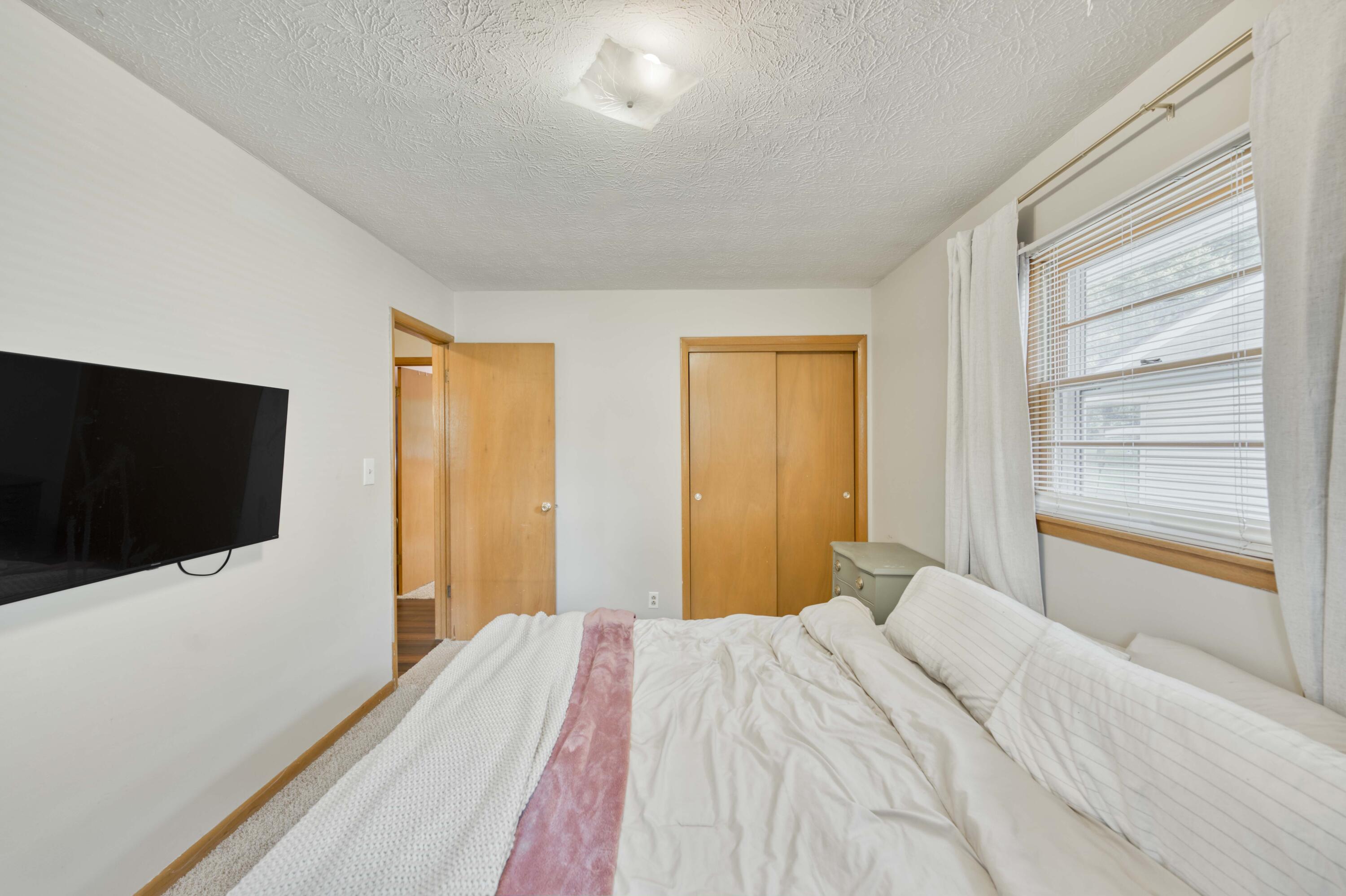 940 East Sayer Street Property Photo 27
