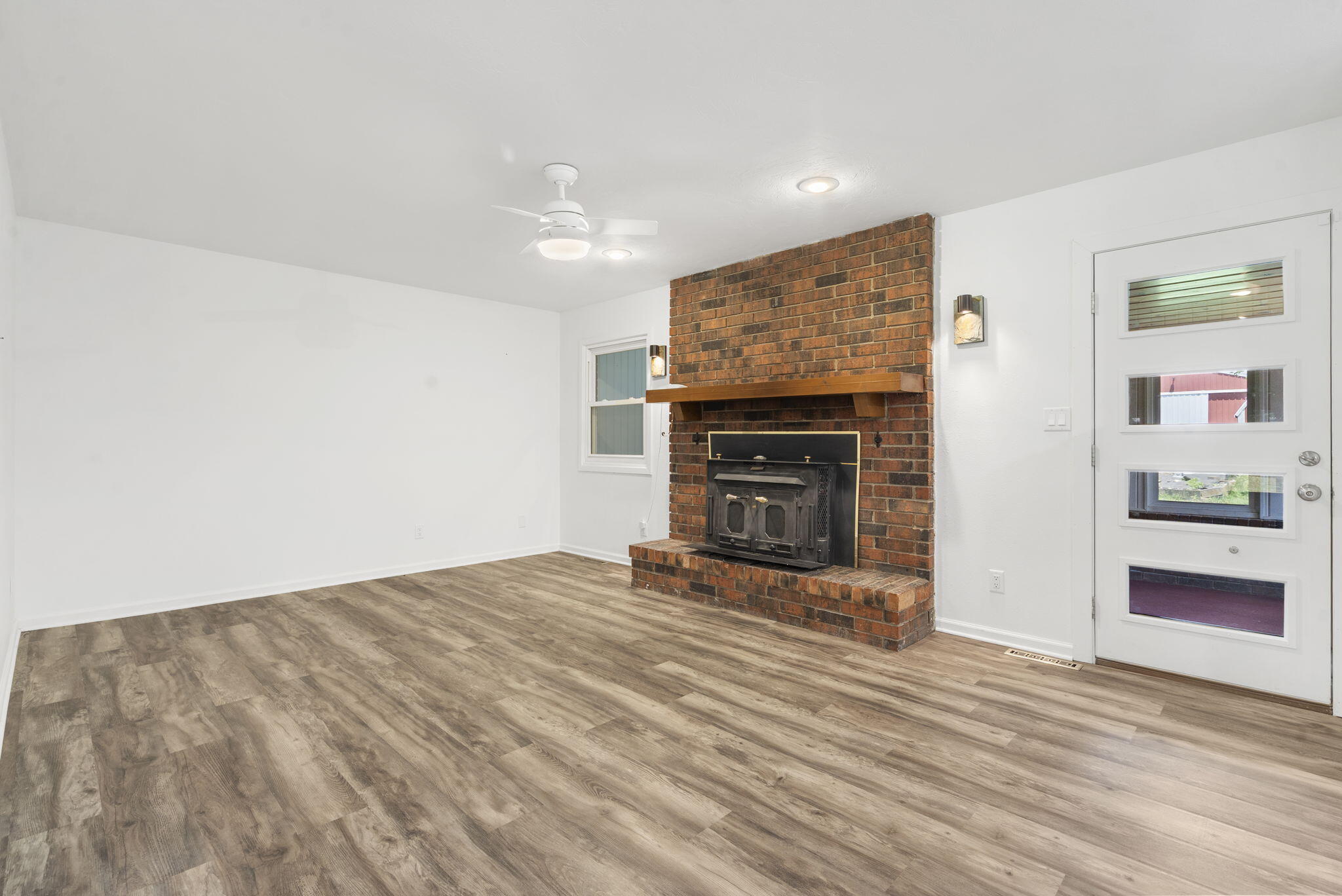 5295 East Farm Road 138 Property Photo 9