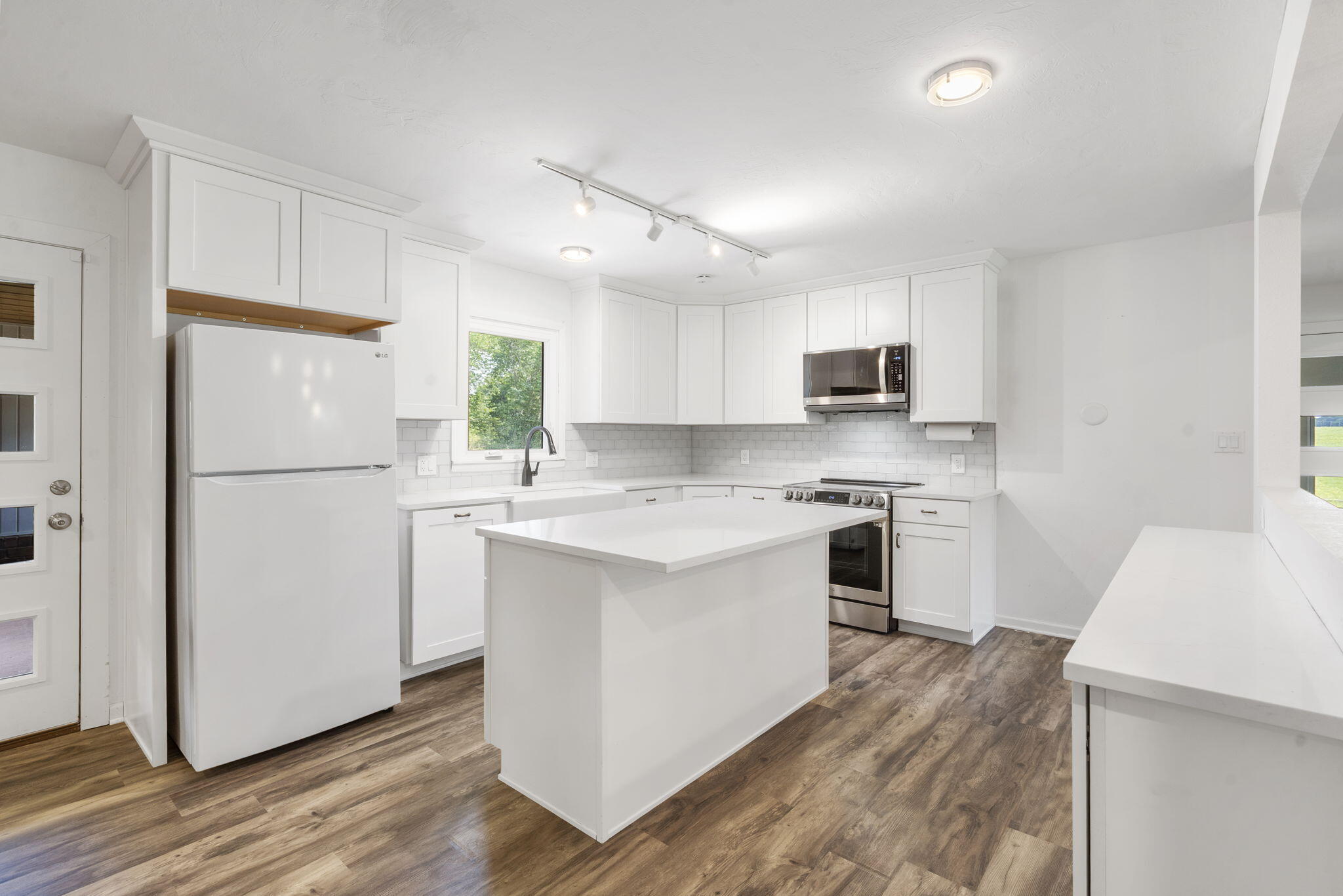 5295 East Farm Road 138 Property Photo 12