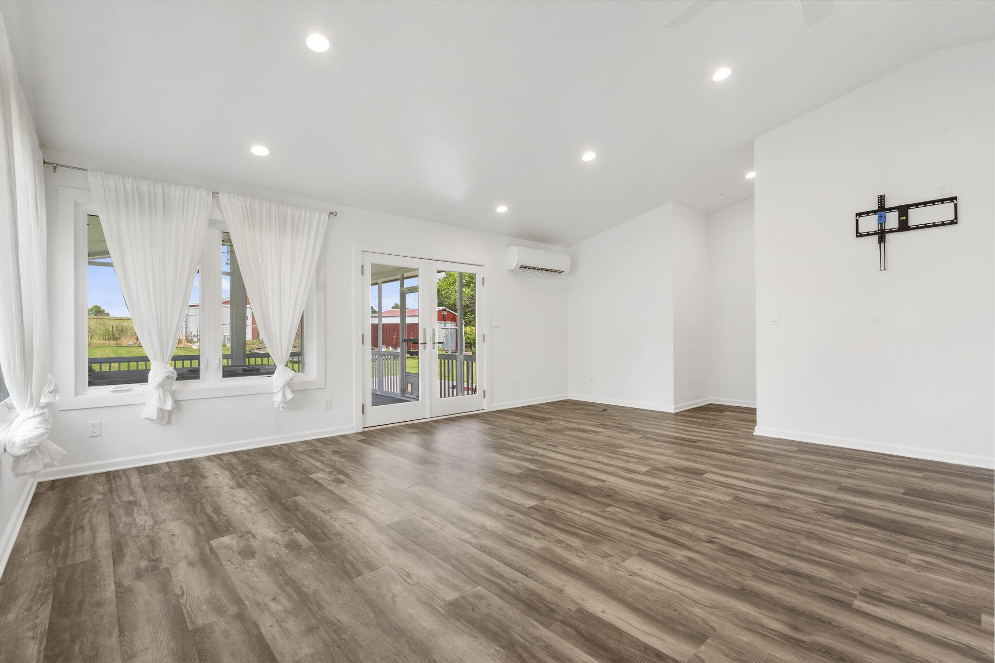 5295 East Farm Road 138 Property Photo 23