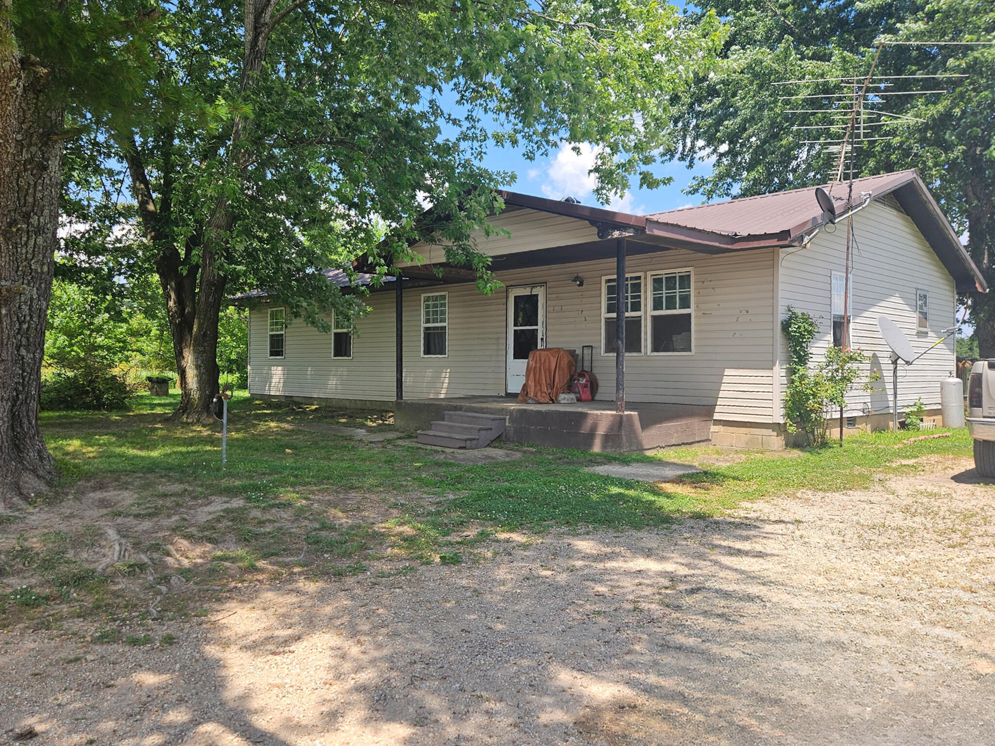 1404 Harlow Road Property Photo 1