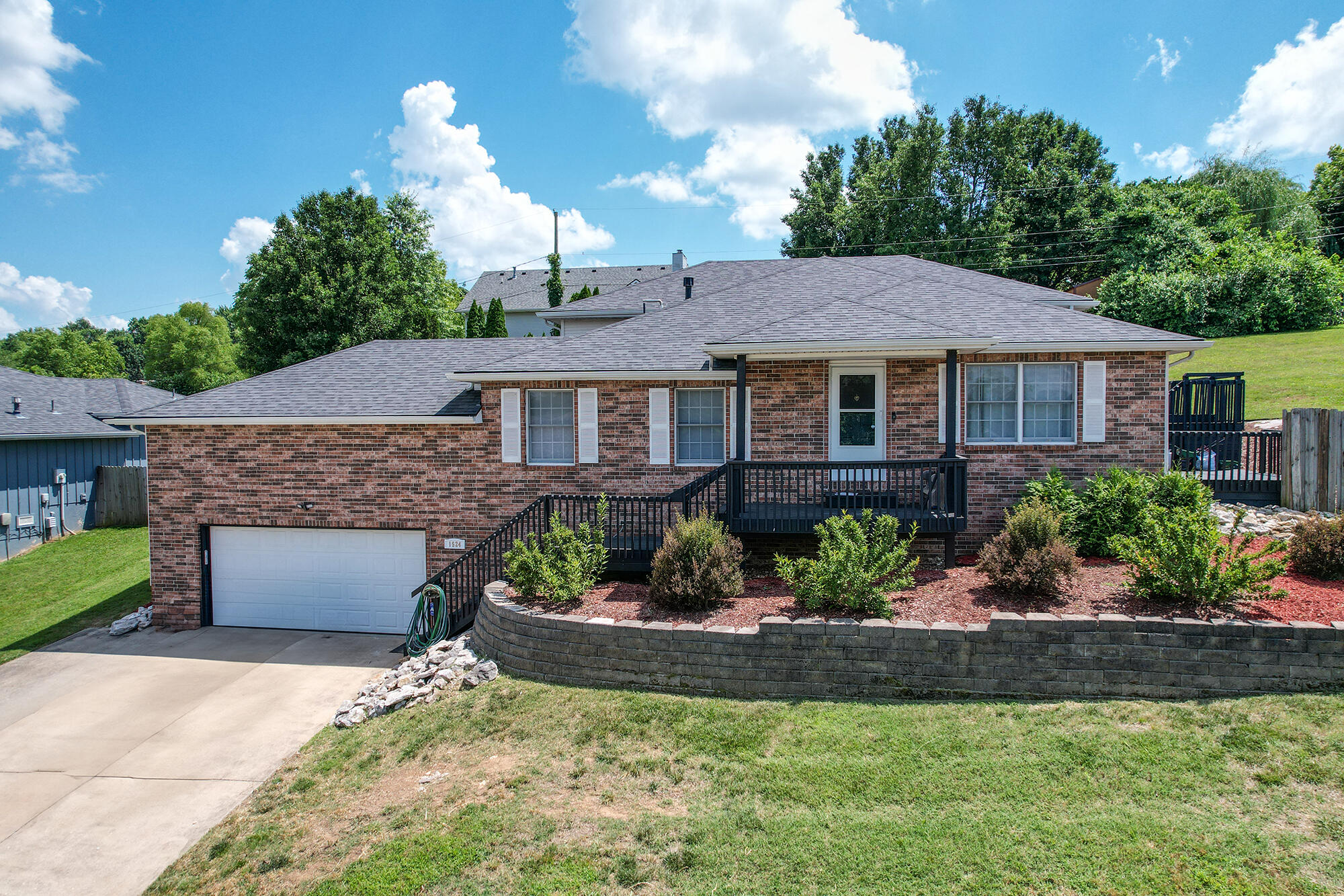 1524 West Pheasant Run Street Property Photo 1