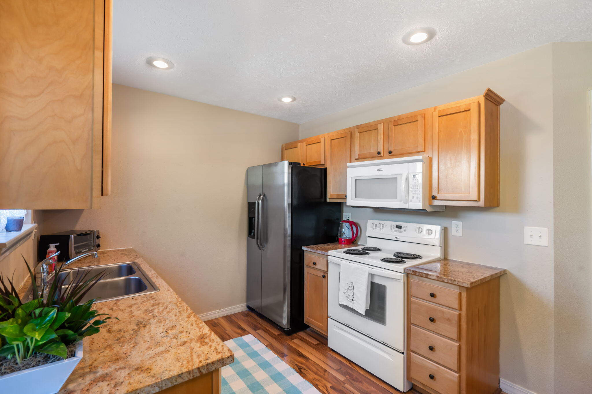 1065 South 21st Avenue Property Photo 6