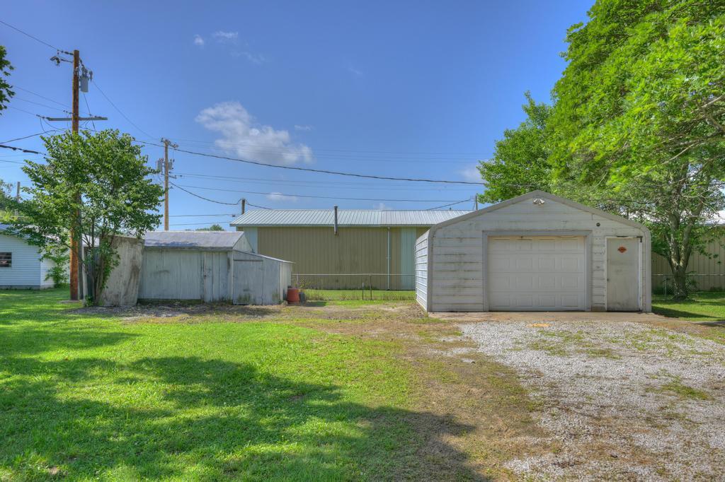 122 North Main Street Property Photo 7