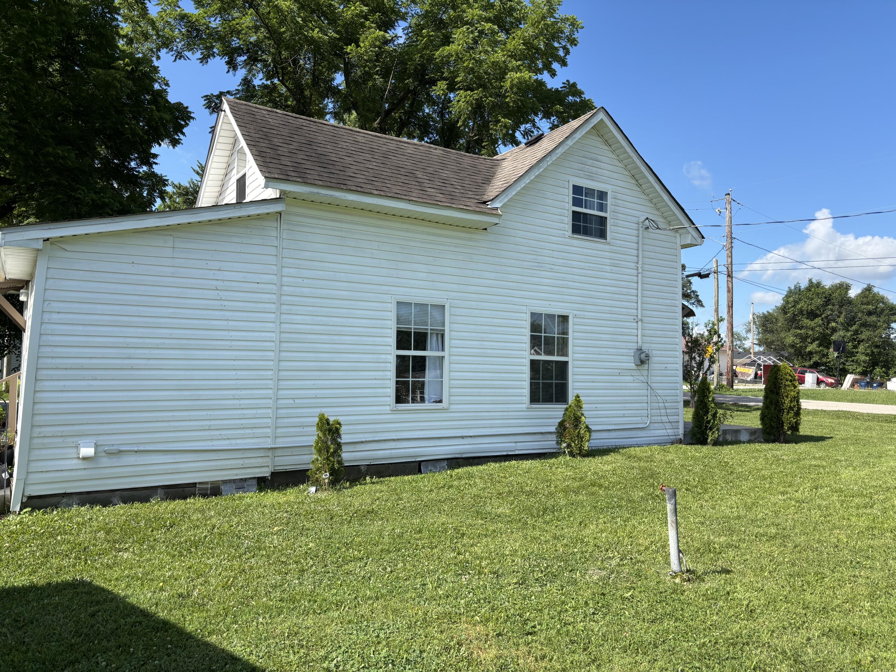 1104 North Oak Street Property Photo 4