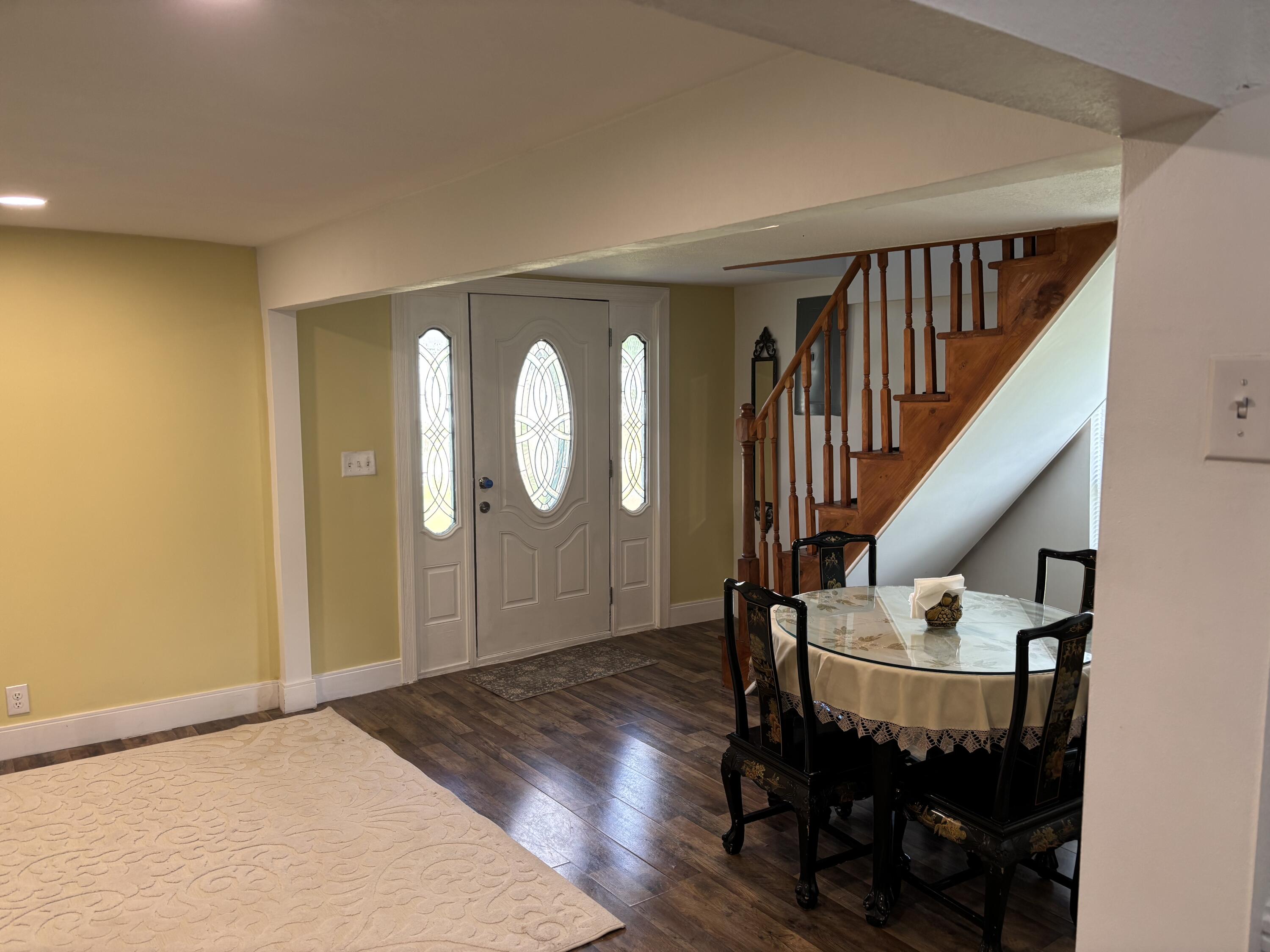 1104 North Oak Street Property Photo 6