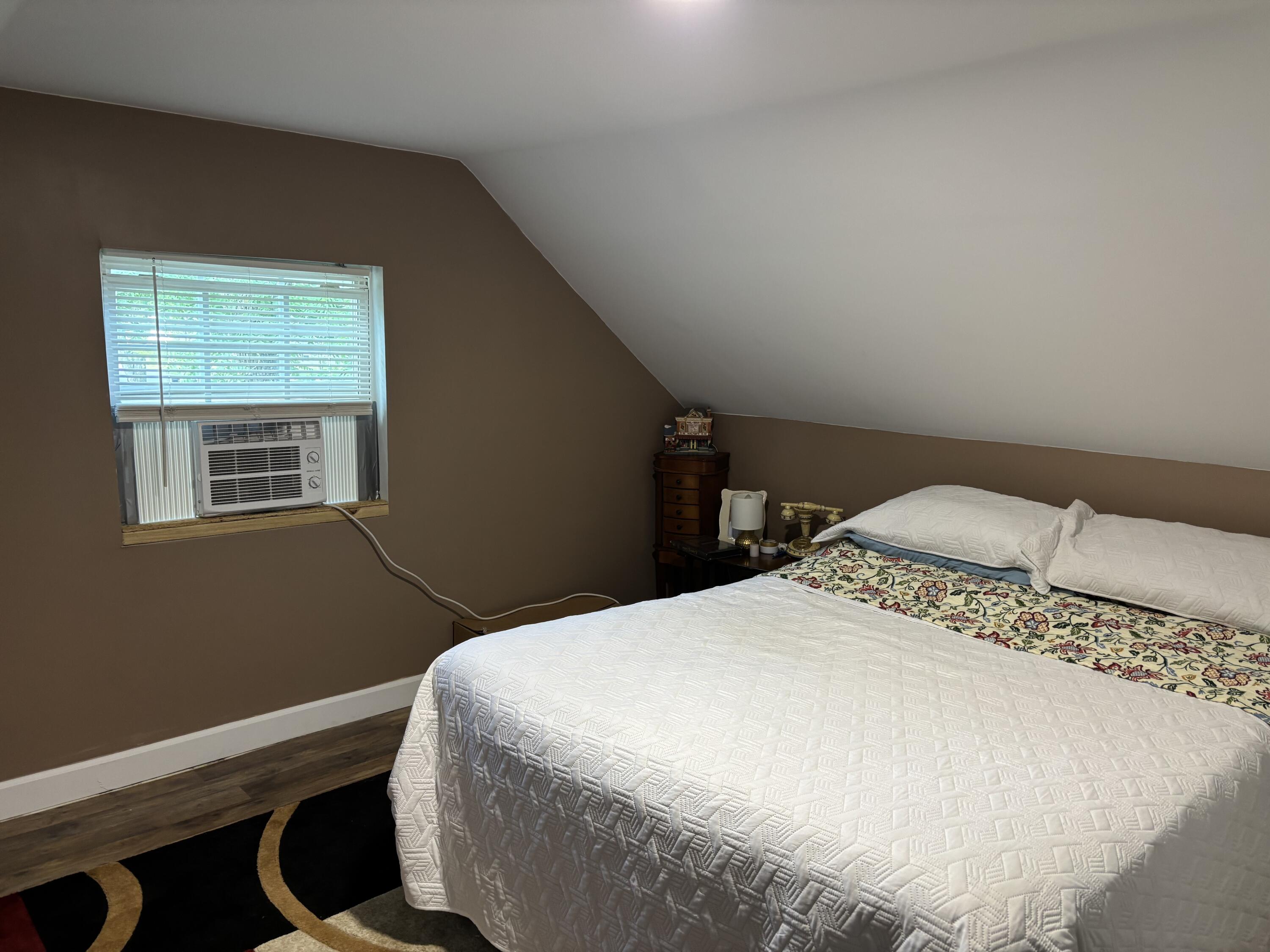 1104 North Oak Street Property Photo 16