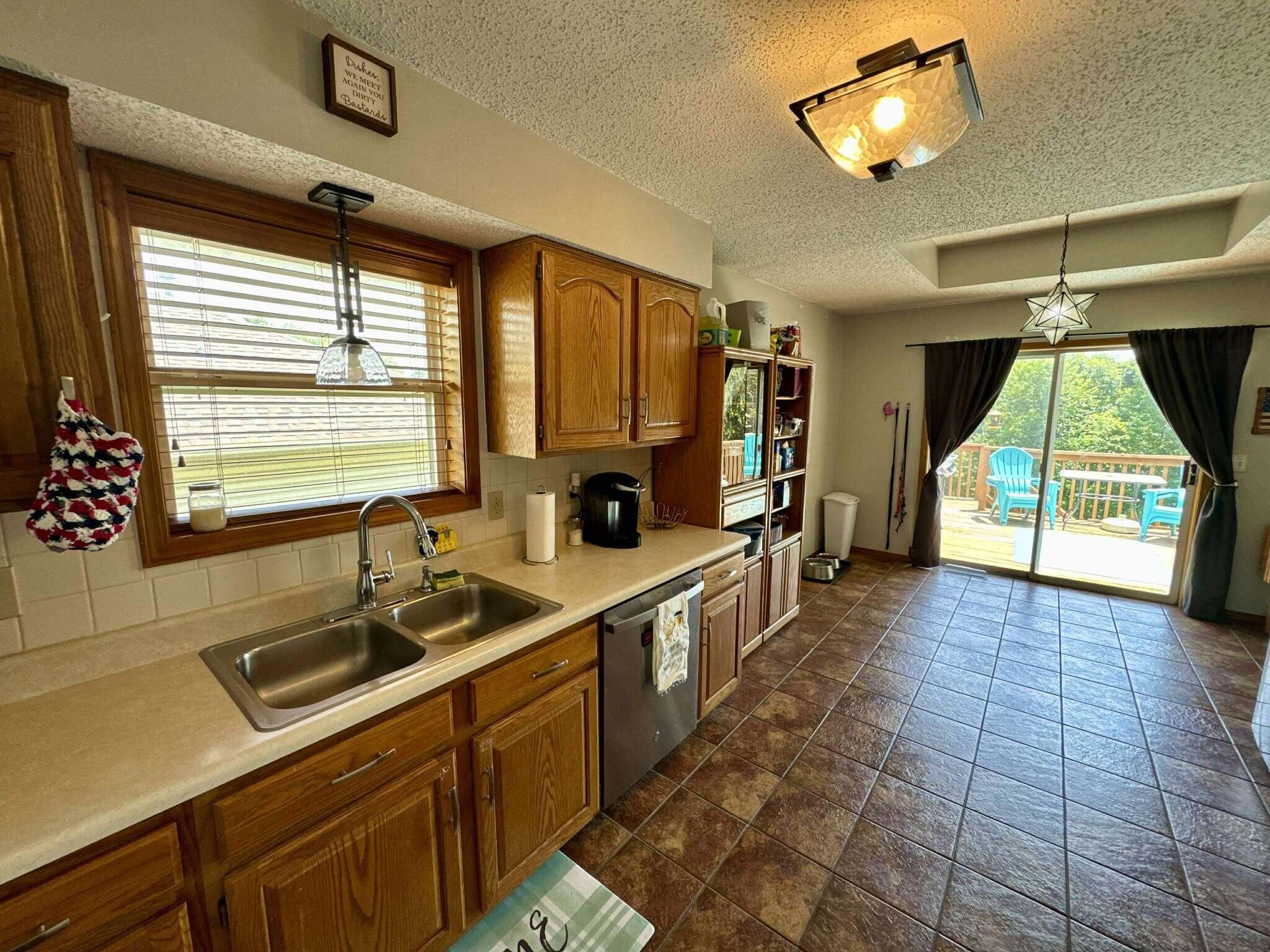 970 Creekside Place Property Photo 11