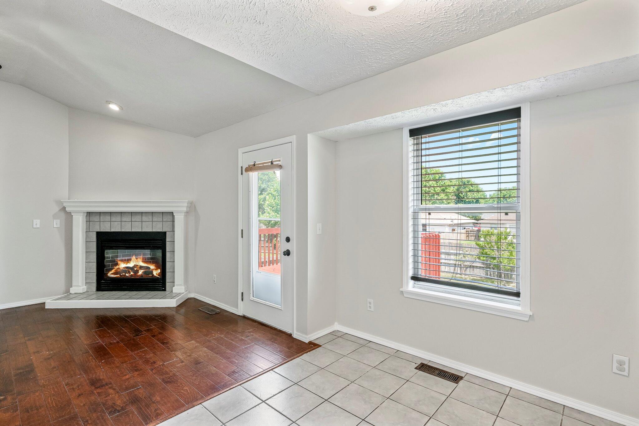5238 South Tanager Avenue Property Photo 12