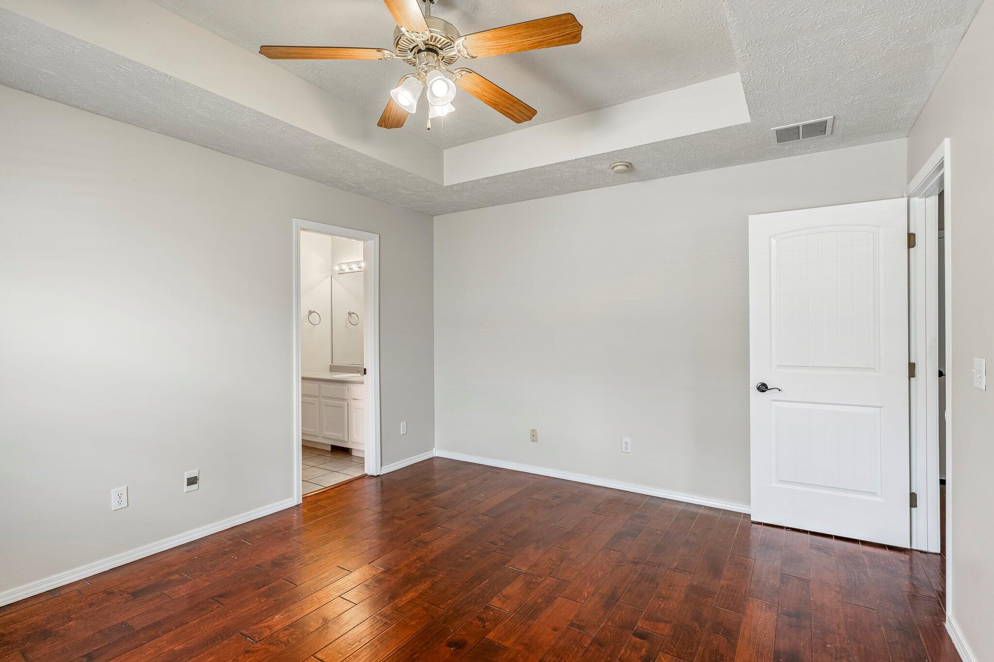 5238 South Tanager Avenue Property Photo 15