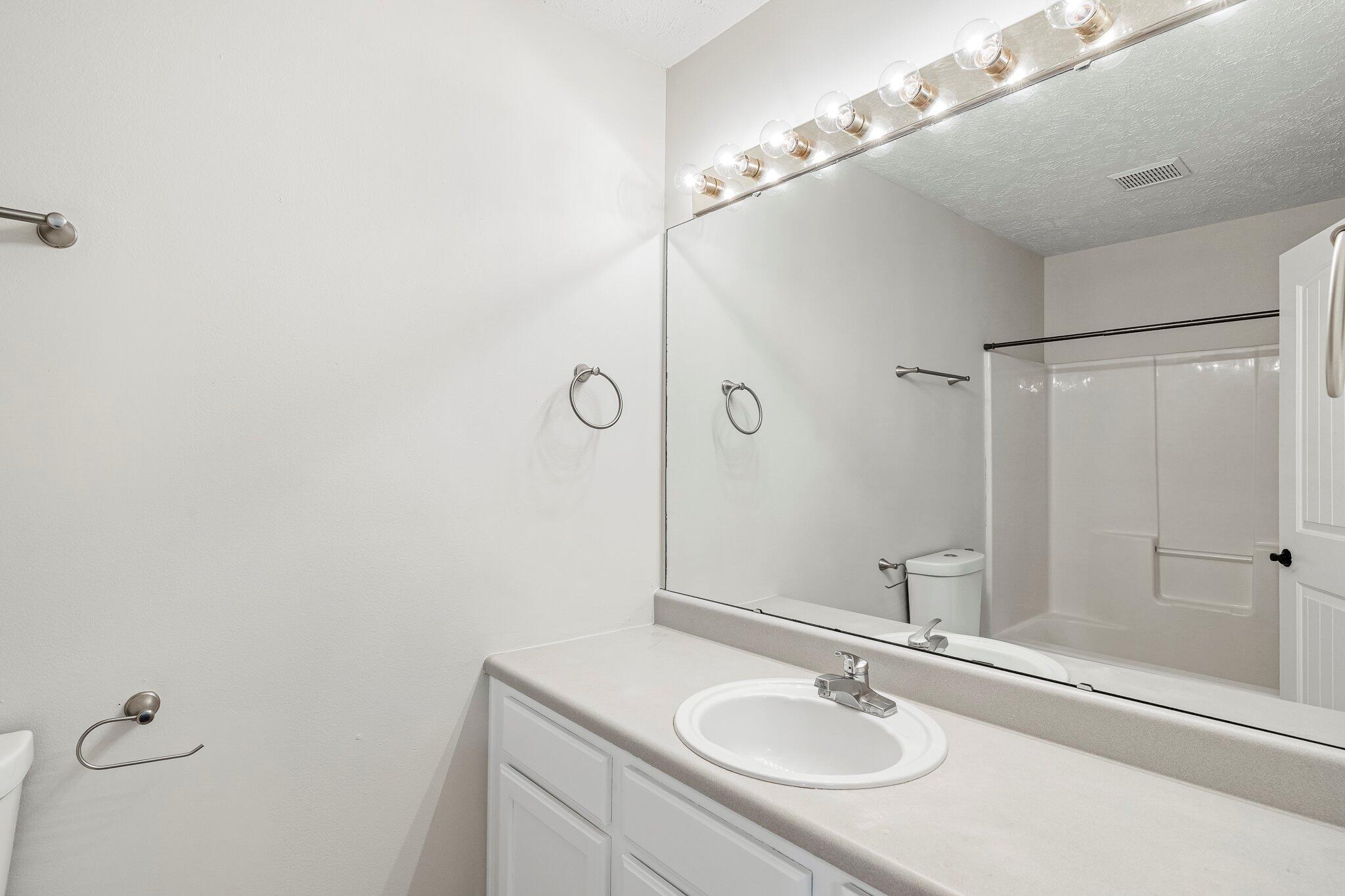 5238 South Tanager Avenue Property Photo 16
