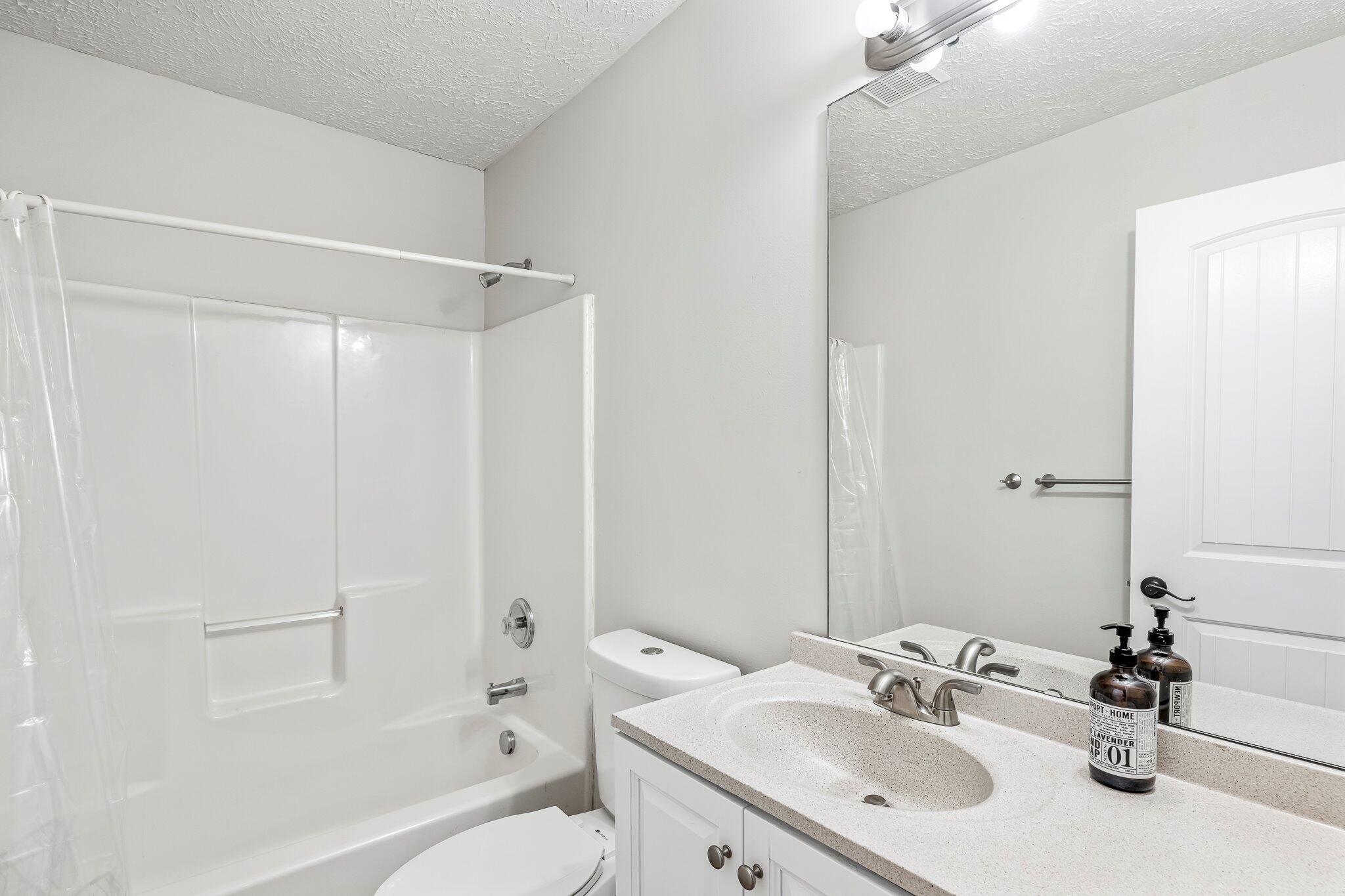 5238 South Tanager Avenue Property Photo 17