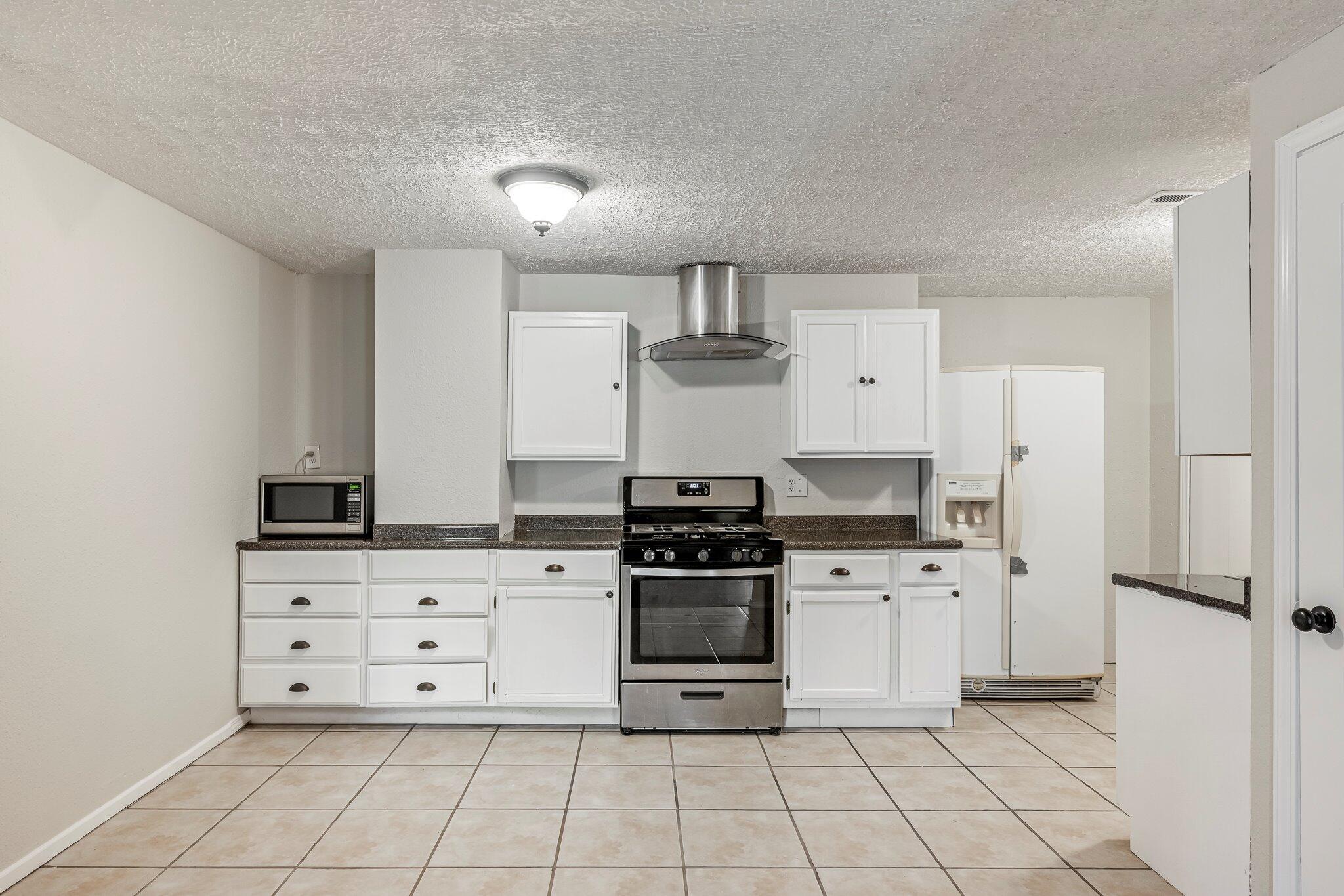 5238 South Tanager Avenue Property Photo 21