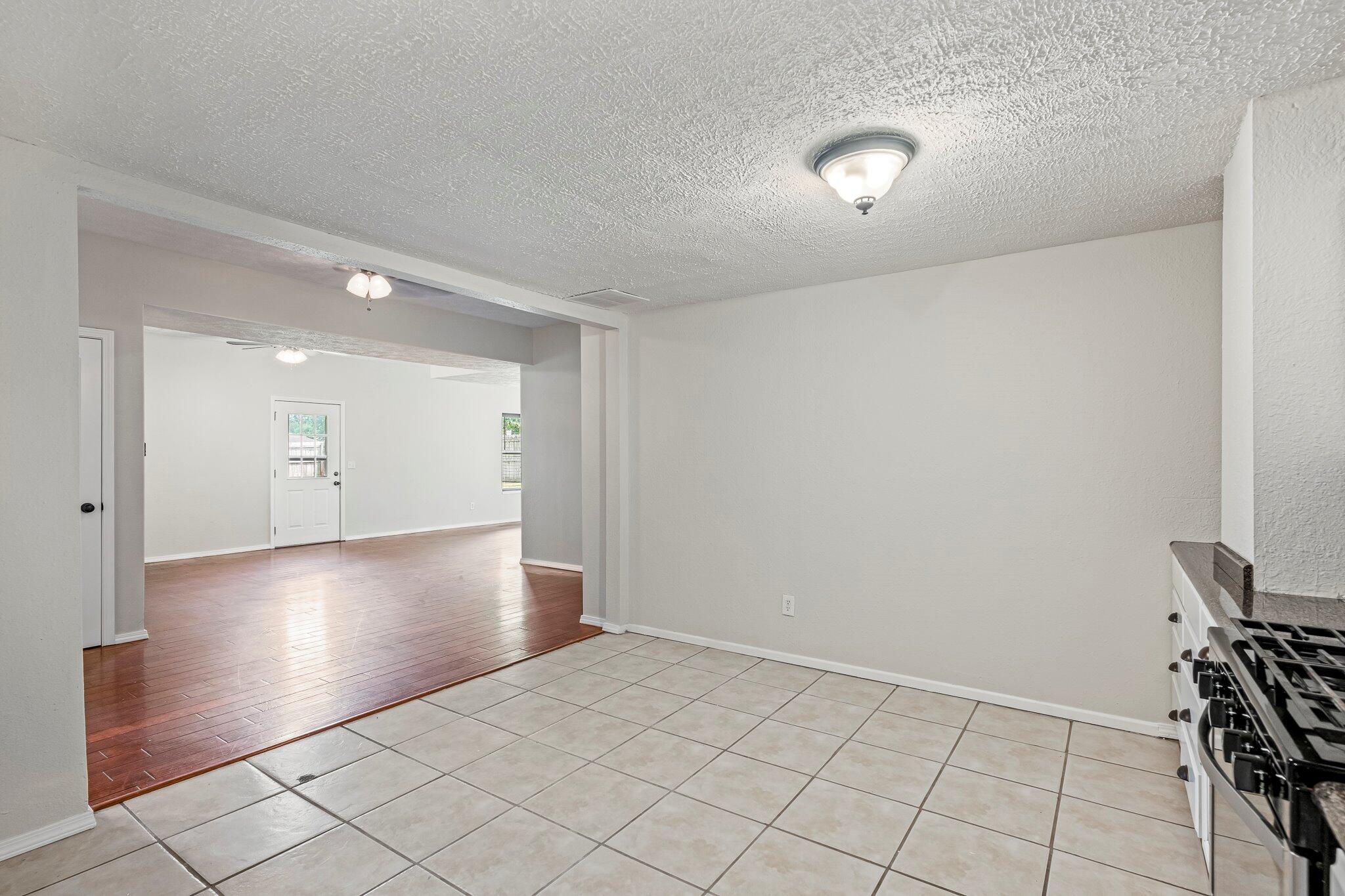5238 South Tanager Avenue Property Photo 24