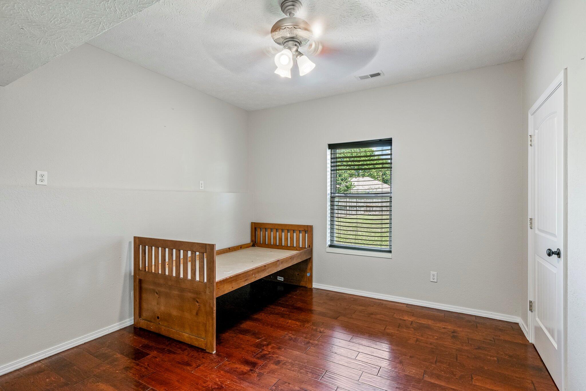 5238 South Tanager Avenue Property Photo 26