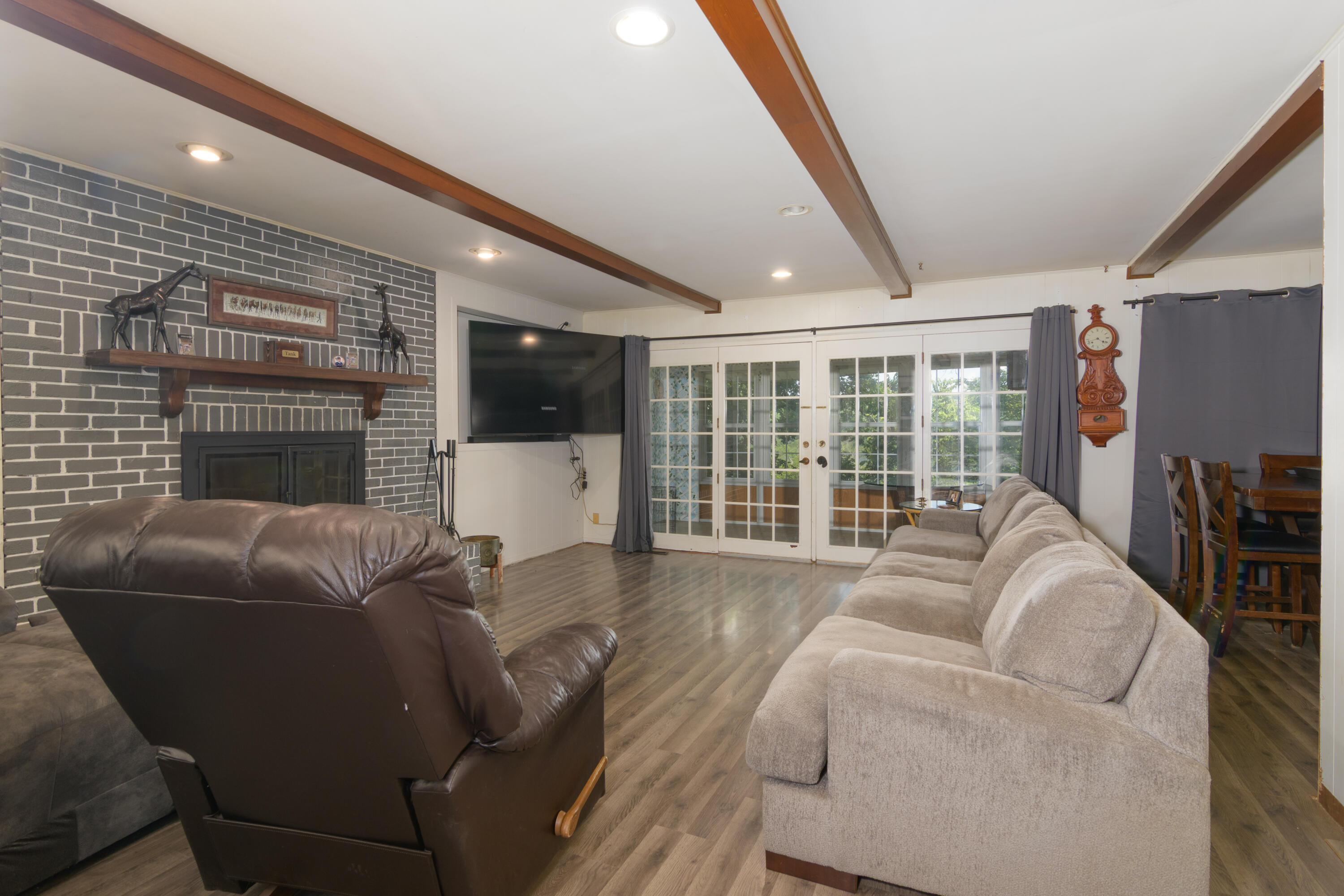 753 Wayland Drive Property Photo 3