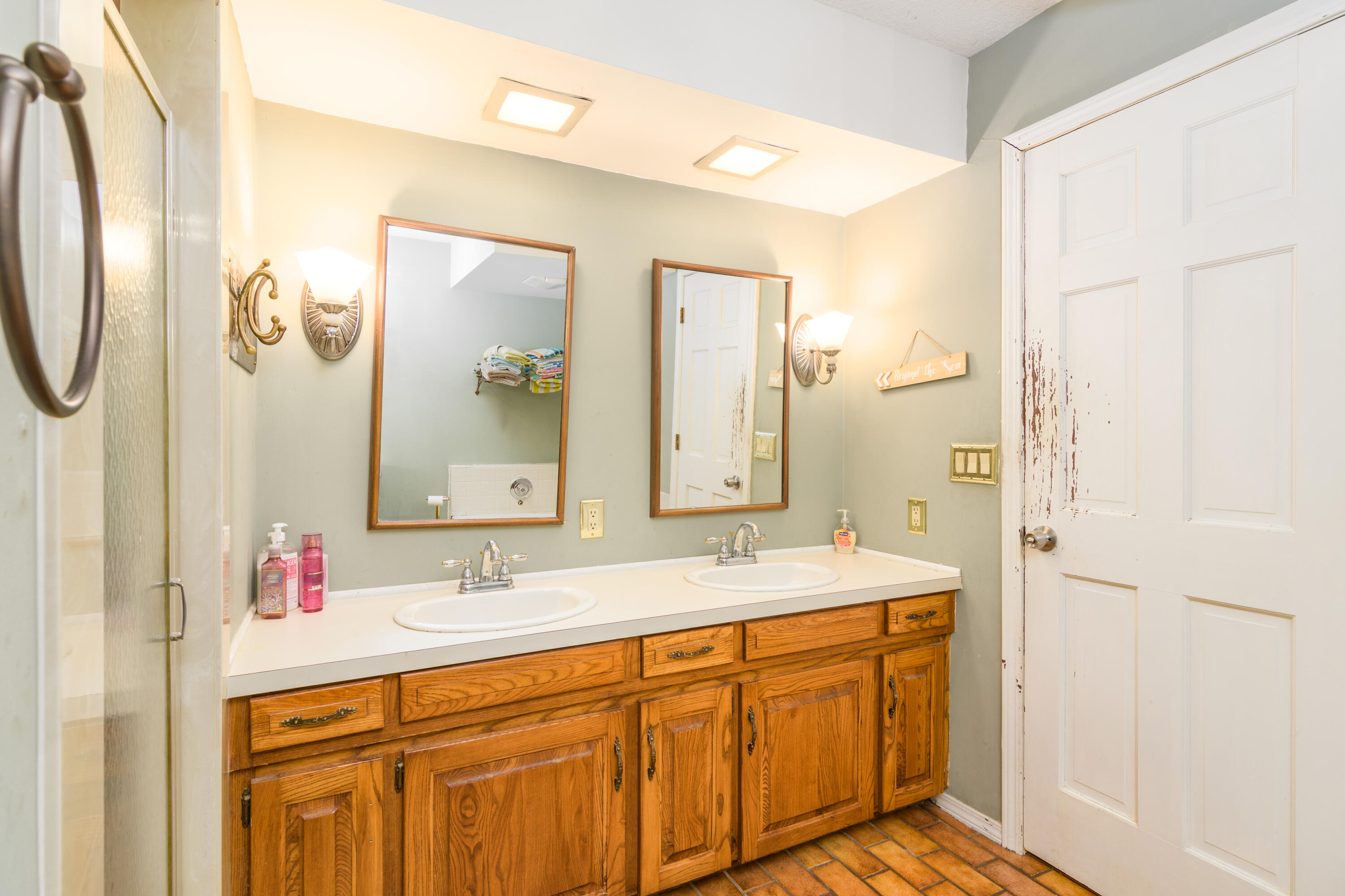 753 Wayland Drive Property Photo 27