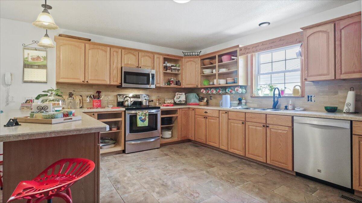 6532 State Route W Property Photo 8