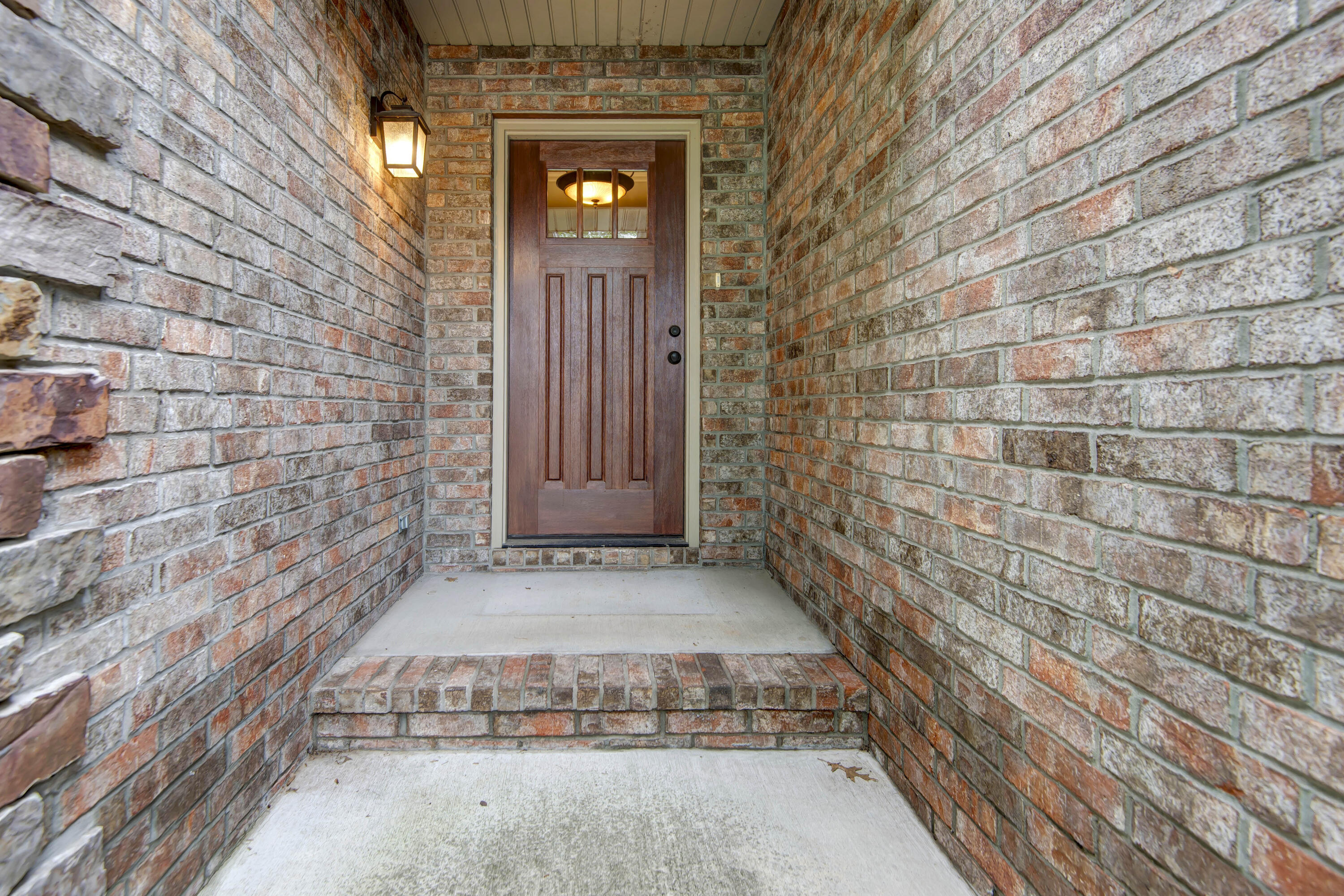 5795 South Wedgewood Avenue Property Photo 2