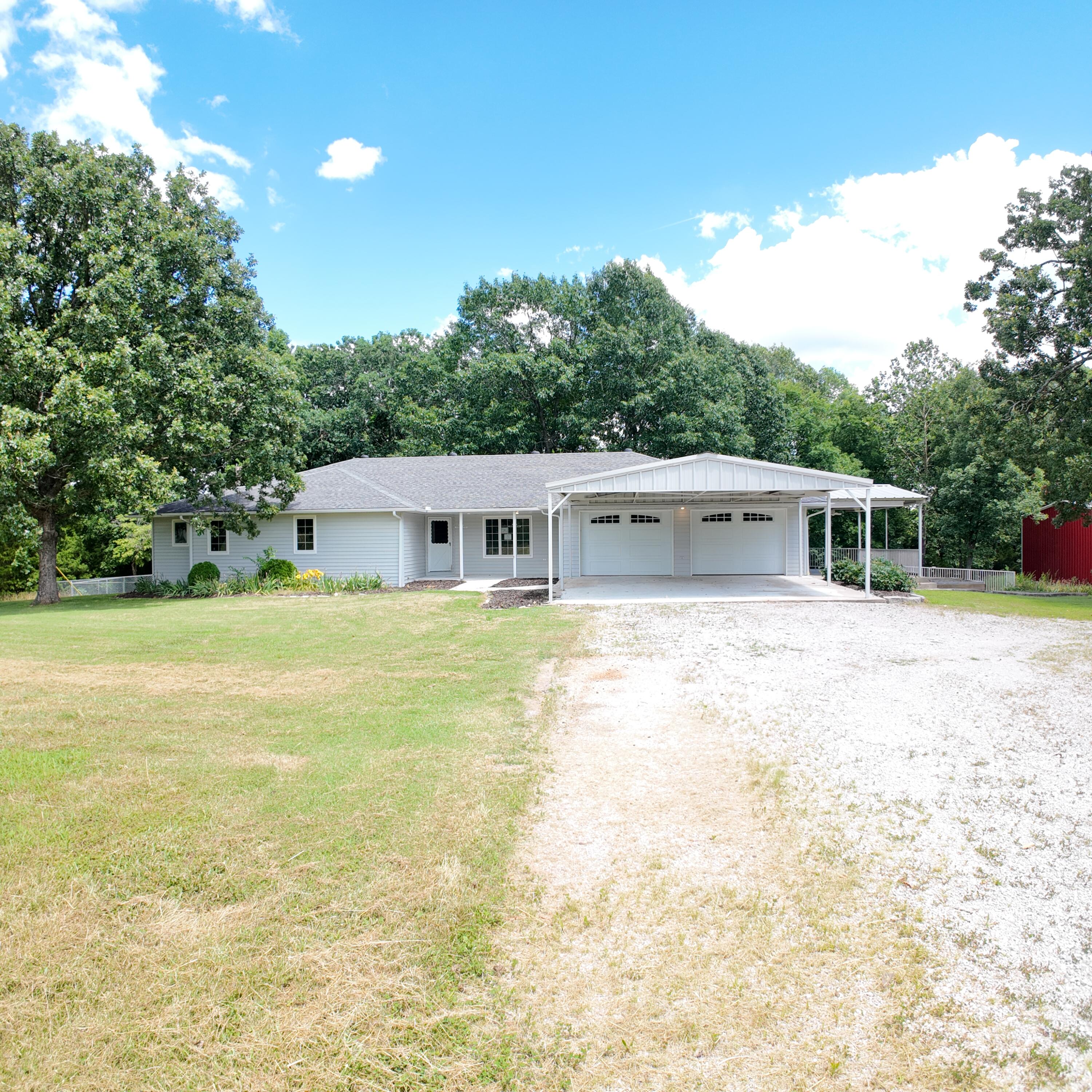 3352 West State Highway 76 Property Photo 1