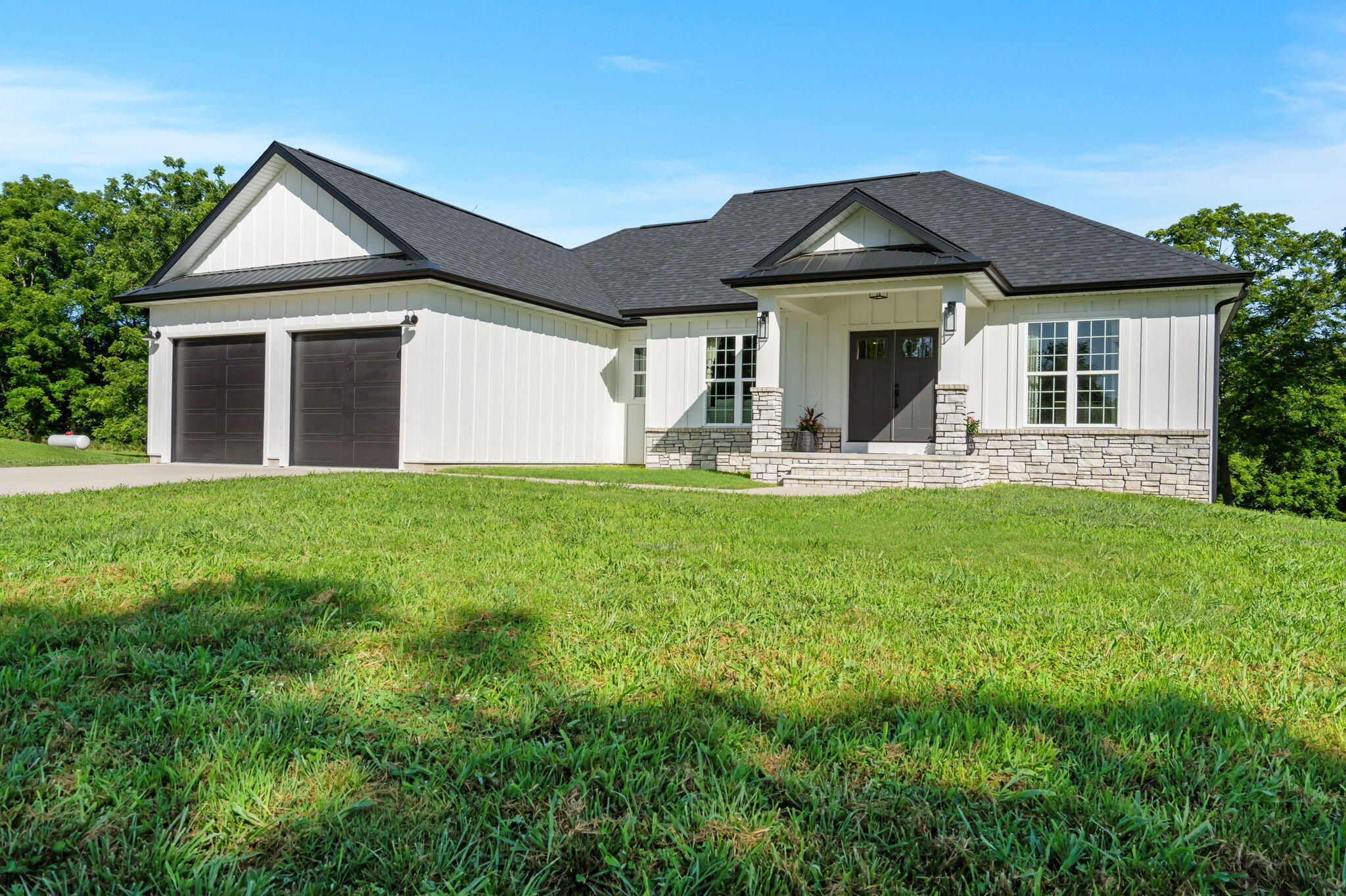 225 Maggie Hill Drive Property Photo 3