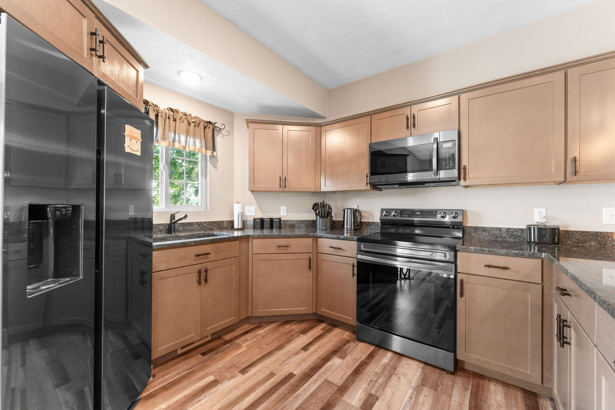 2505 Talking Rocks Road Property Photo 13
