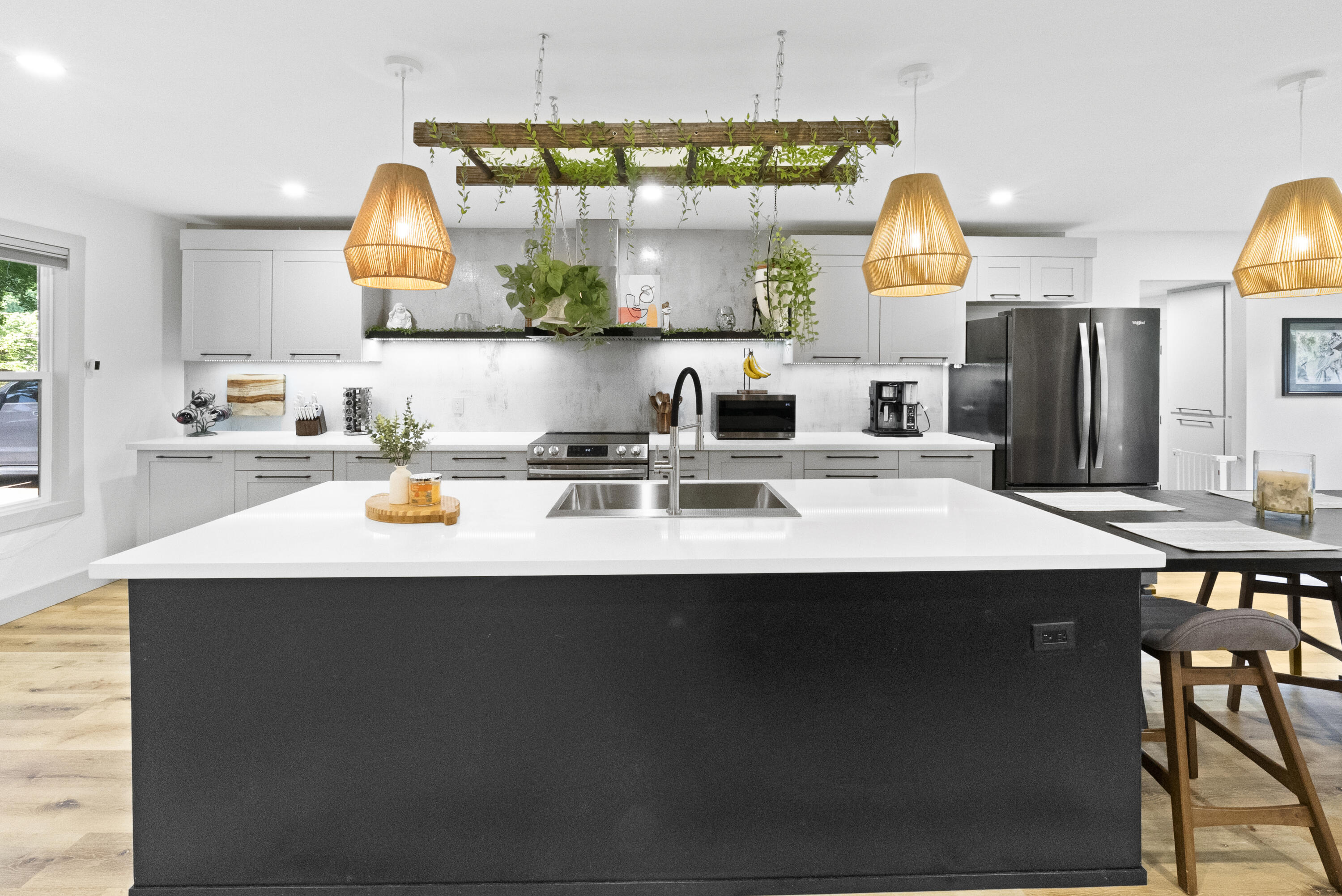 841 West Primrose Street Property Photo 3