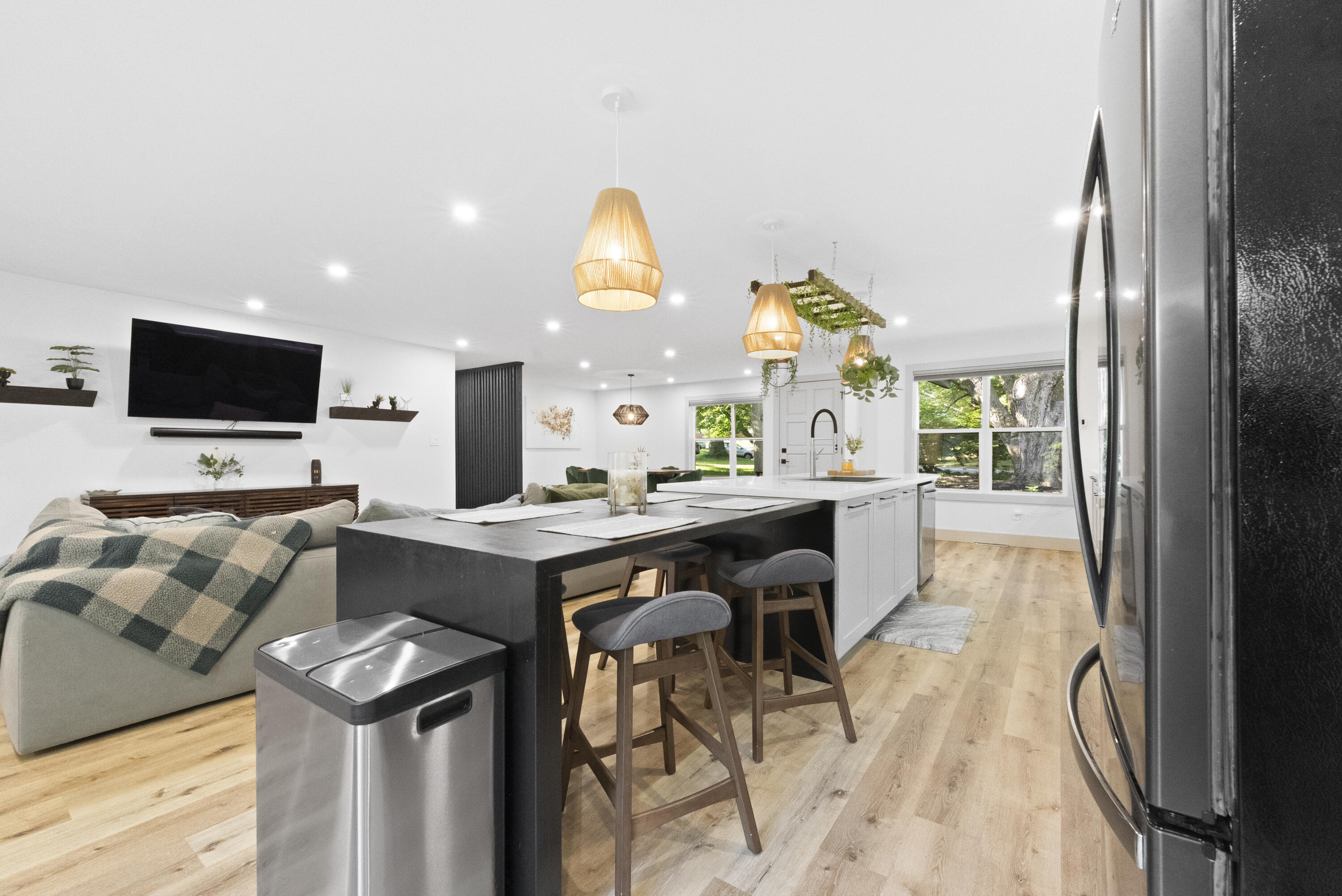 841 West Primrose Street Property Photo 6