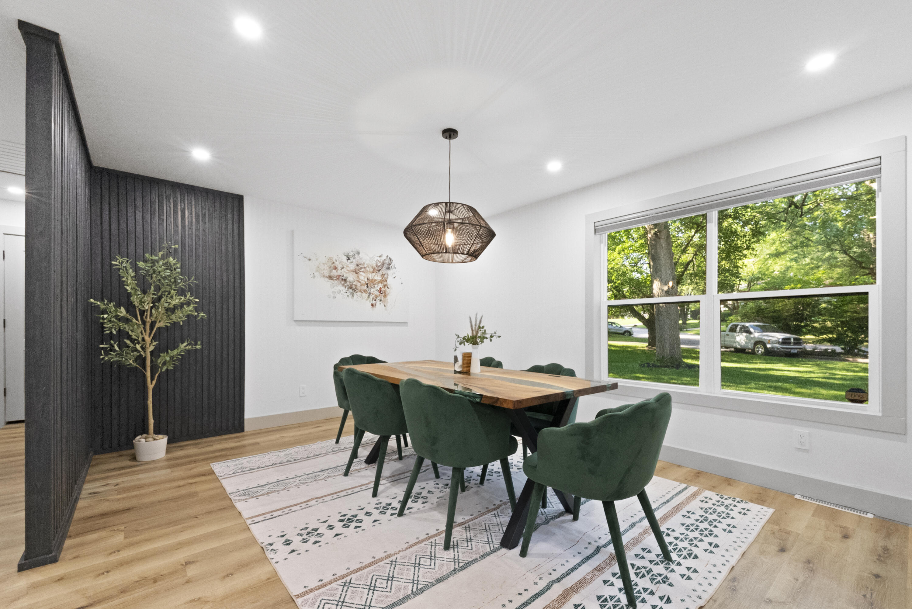 841 West Primrose Street Property Photo 10